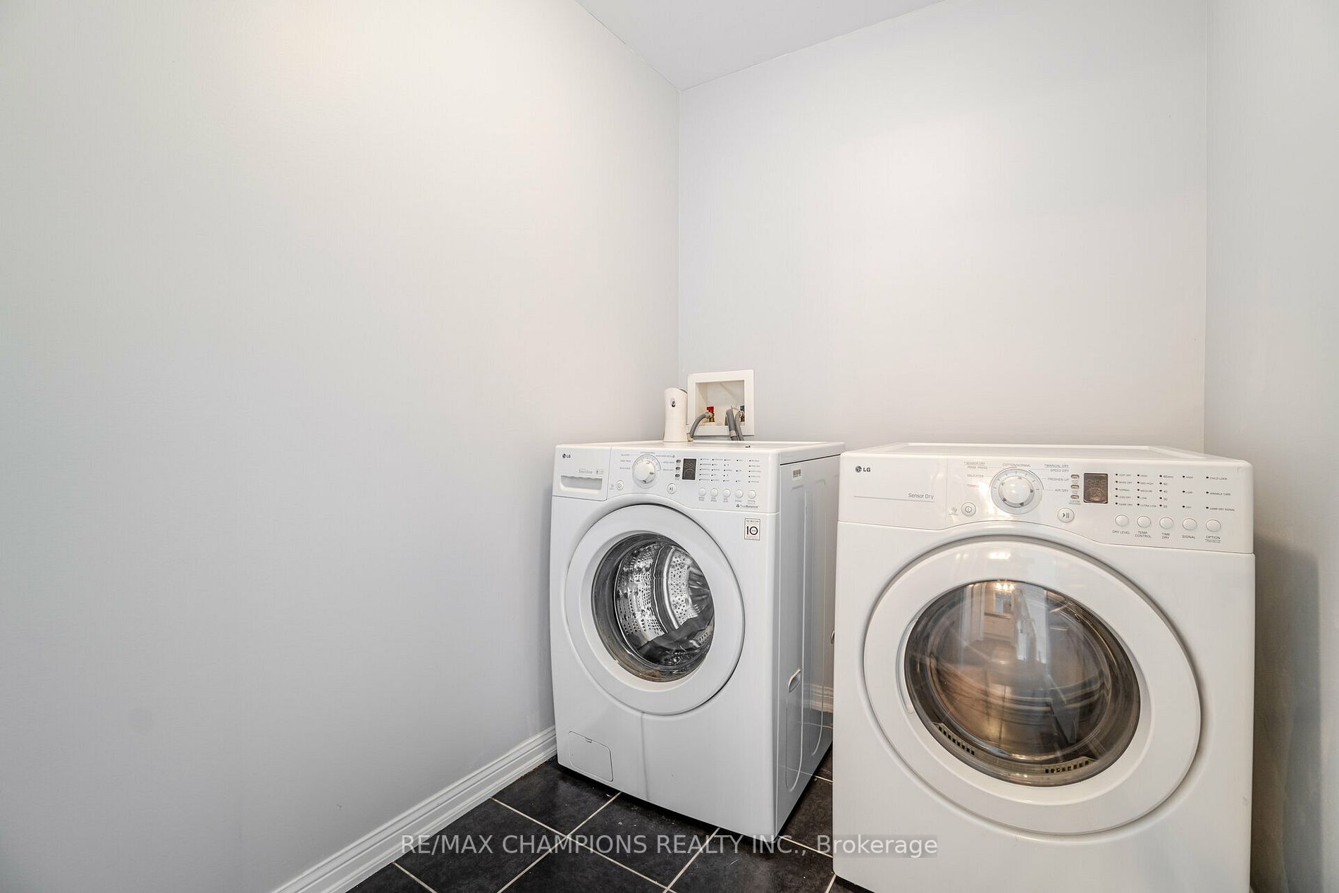 24 Arkwright Dr