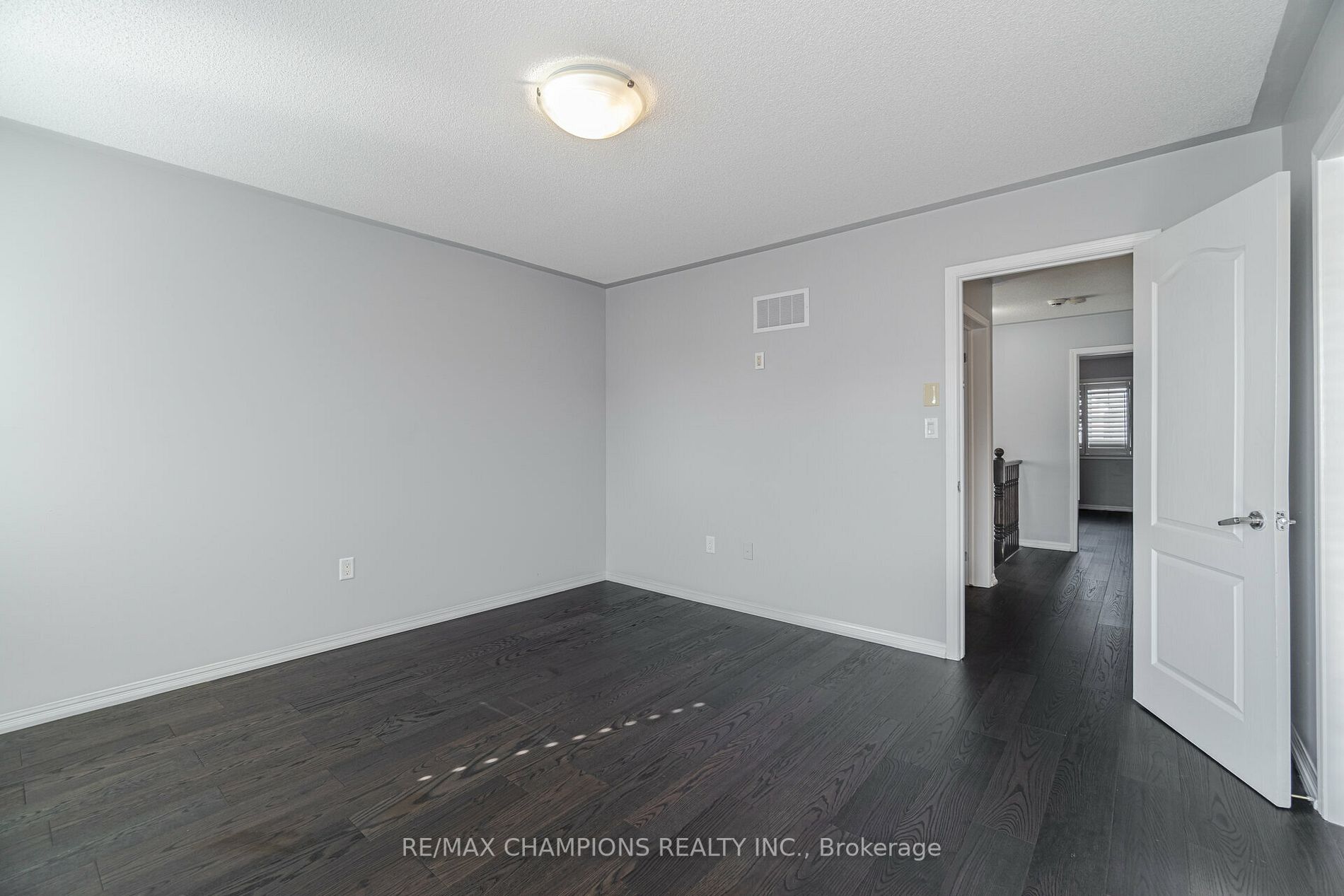 24 Arkwright Dr