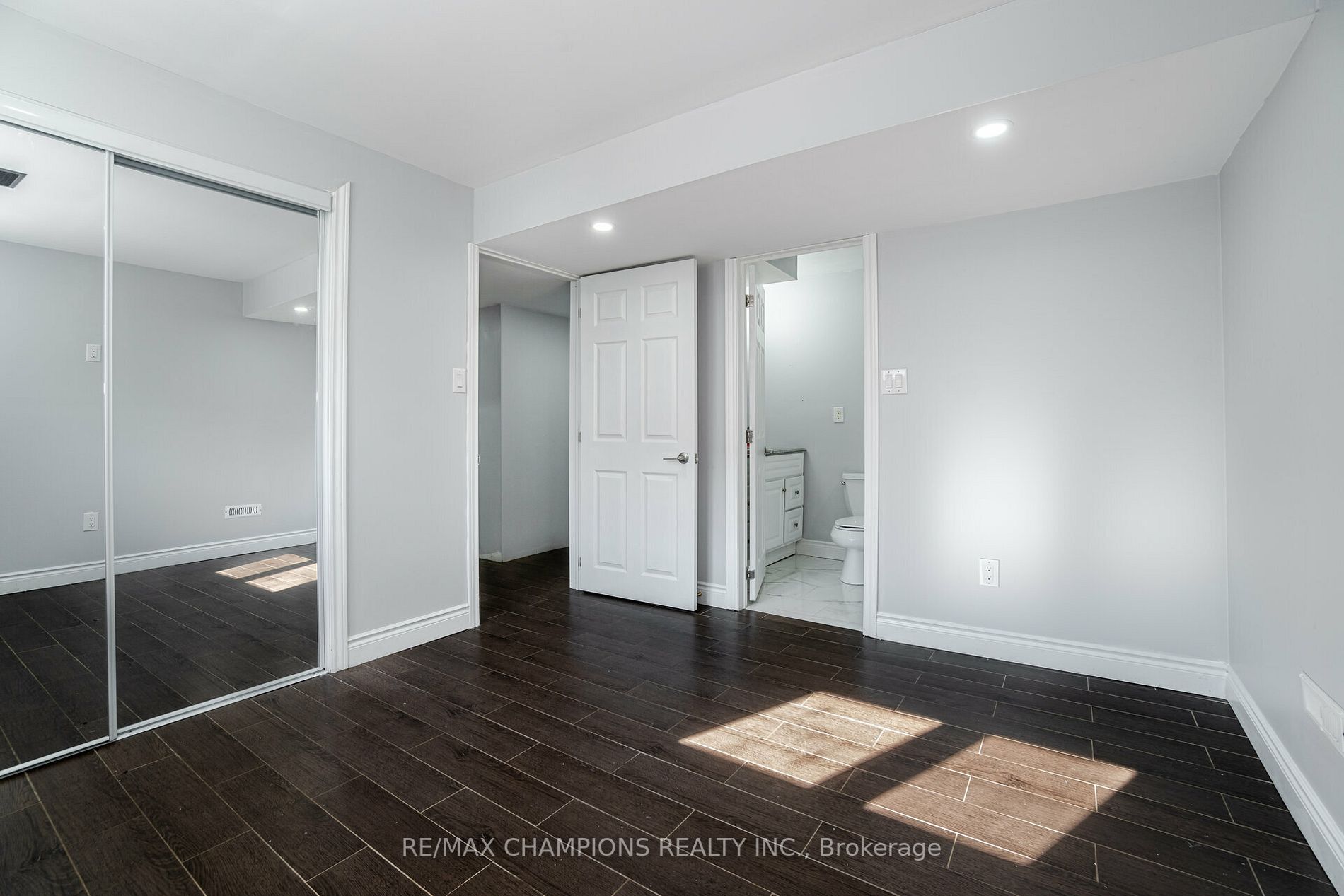 24 Arkwright Dr