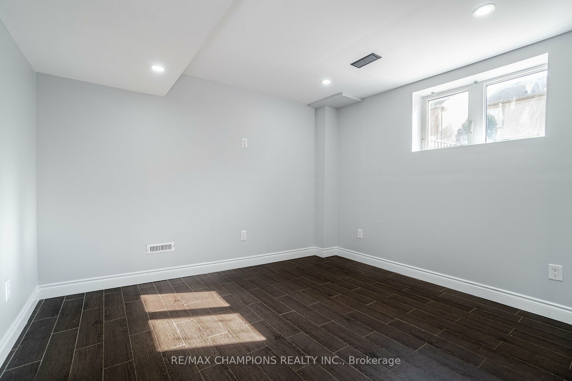 24 Arkwright Dr