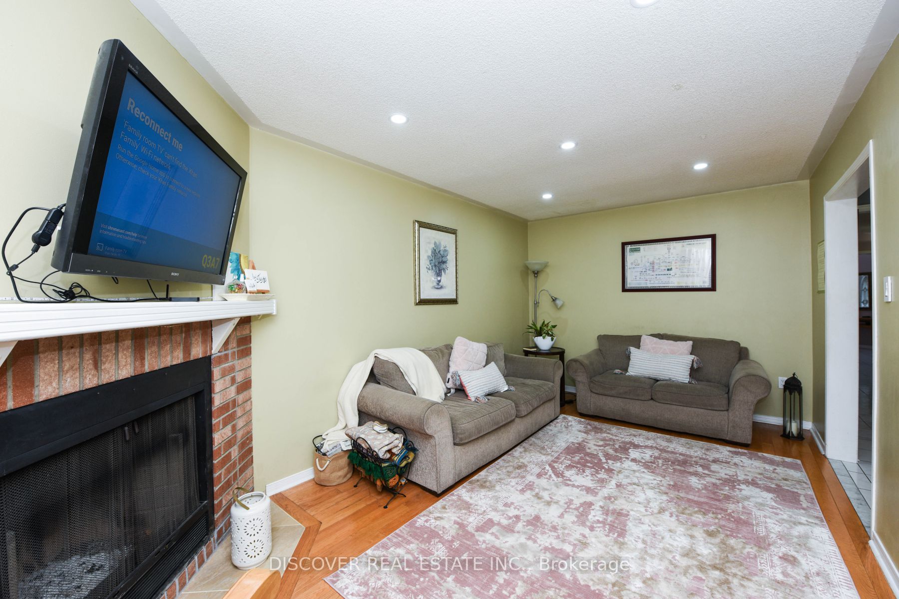 1521 Roseway Drive