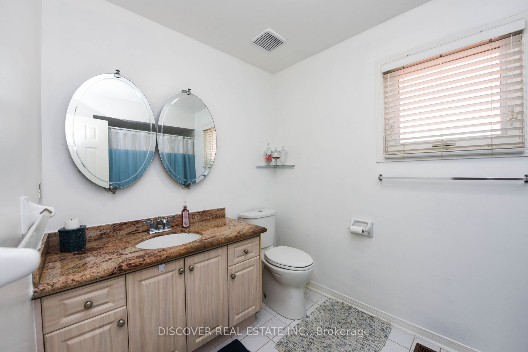1521 Roseway Drive
