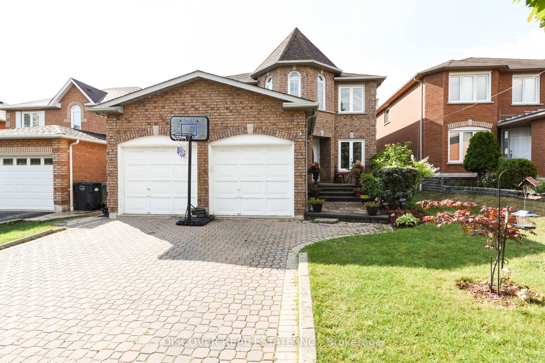 1521 Roseway Drive
