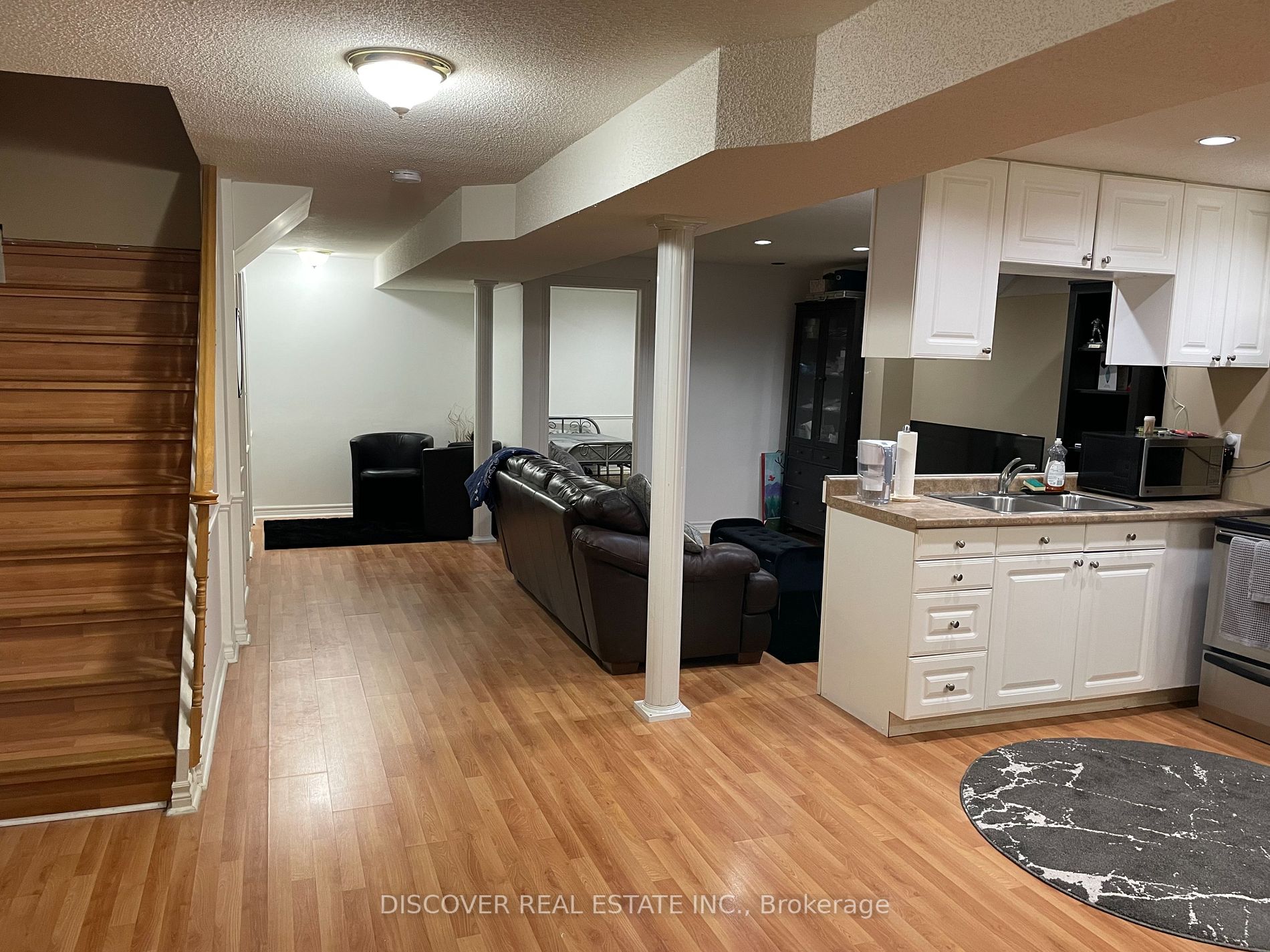1521 Roseway Drive