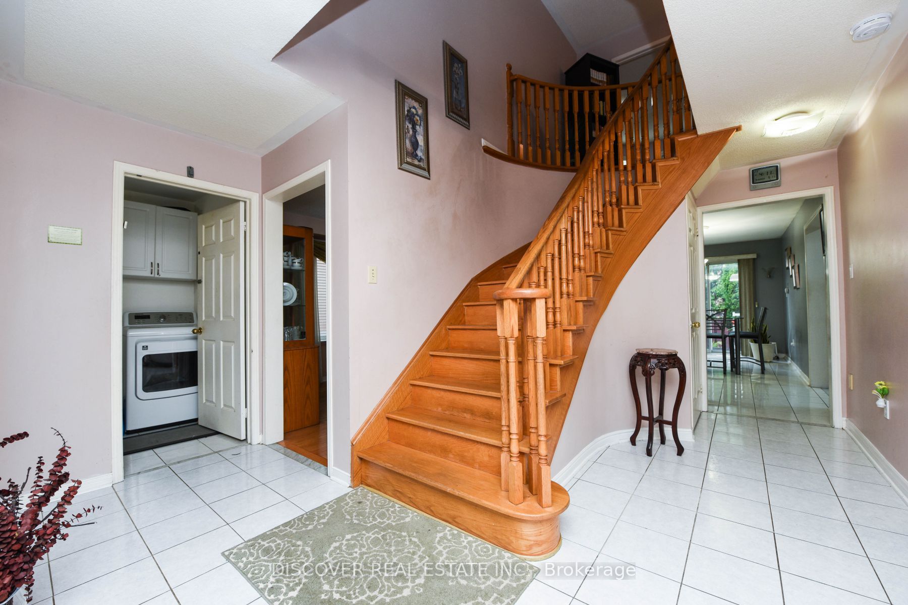 1521 Roseway Drive