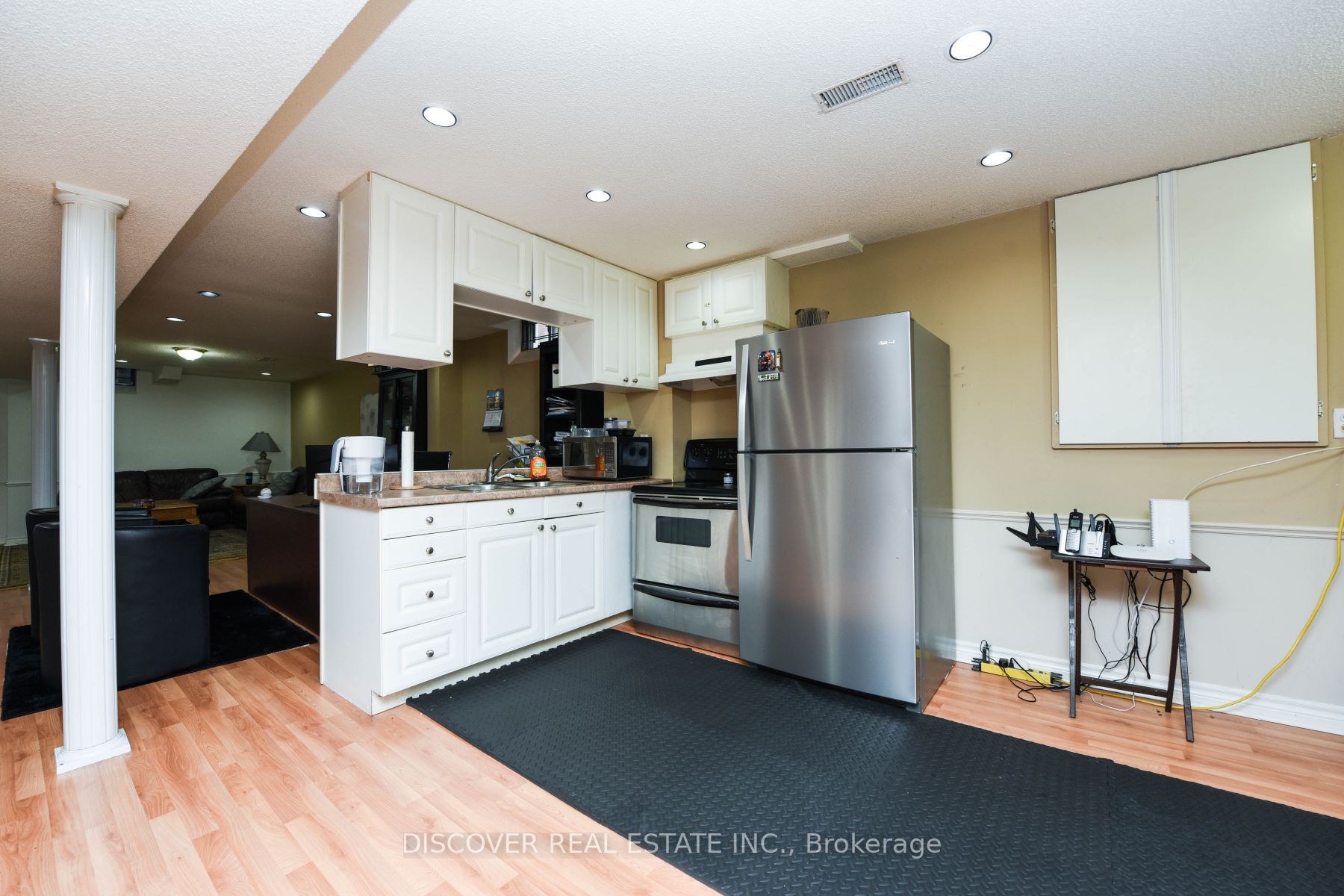 1521 Roseway Drive