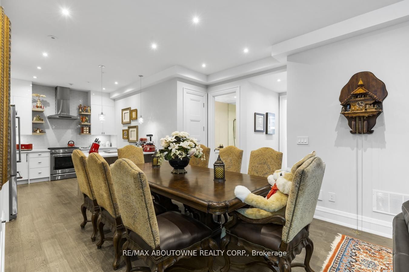 533 Taplow Cres
