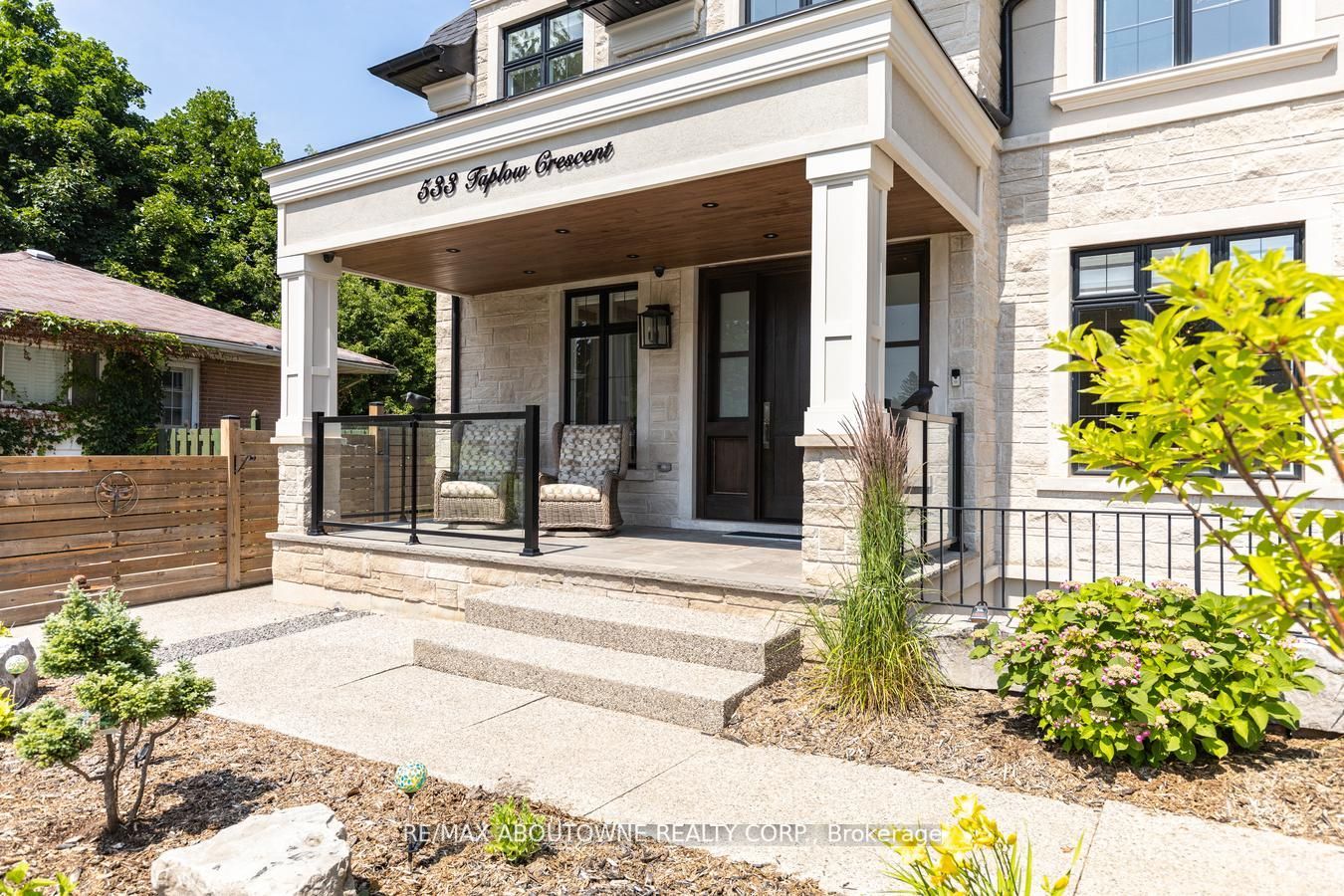 533 Taplow Cres