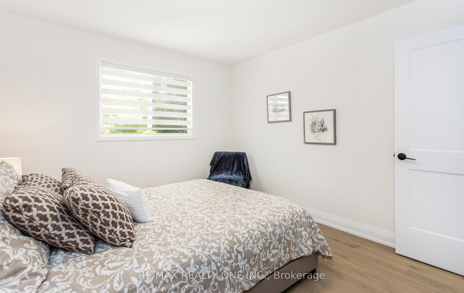 6069 Starfield Cres