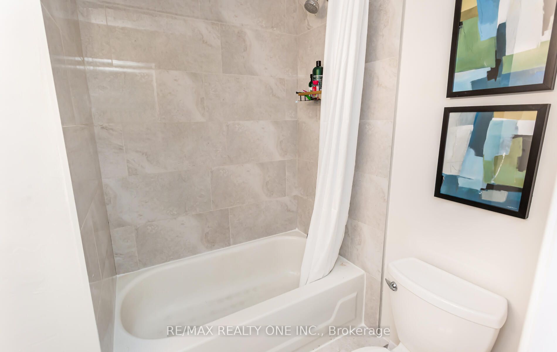 6069 Starfield Cres