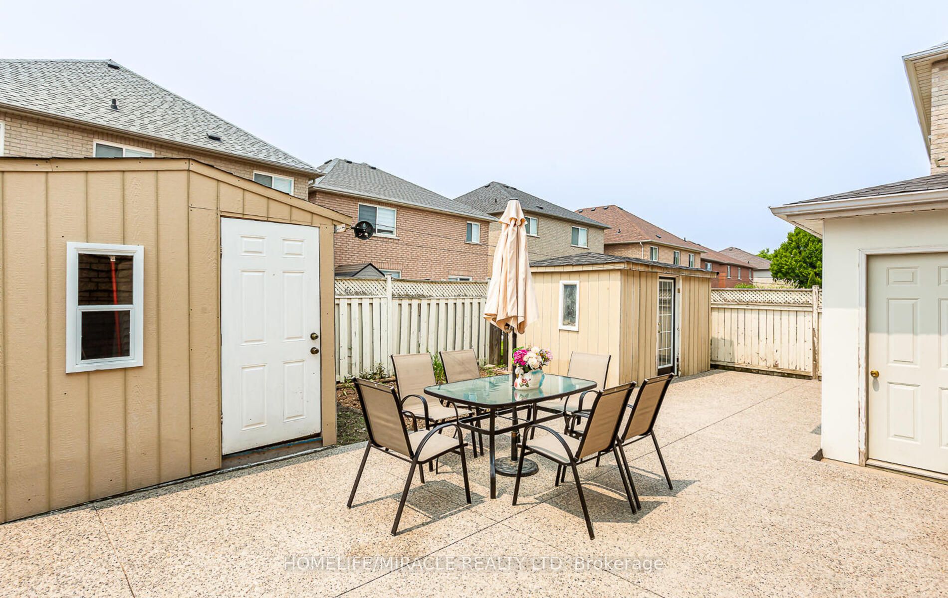 47 River Rock Crescent