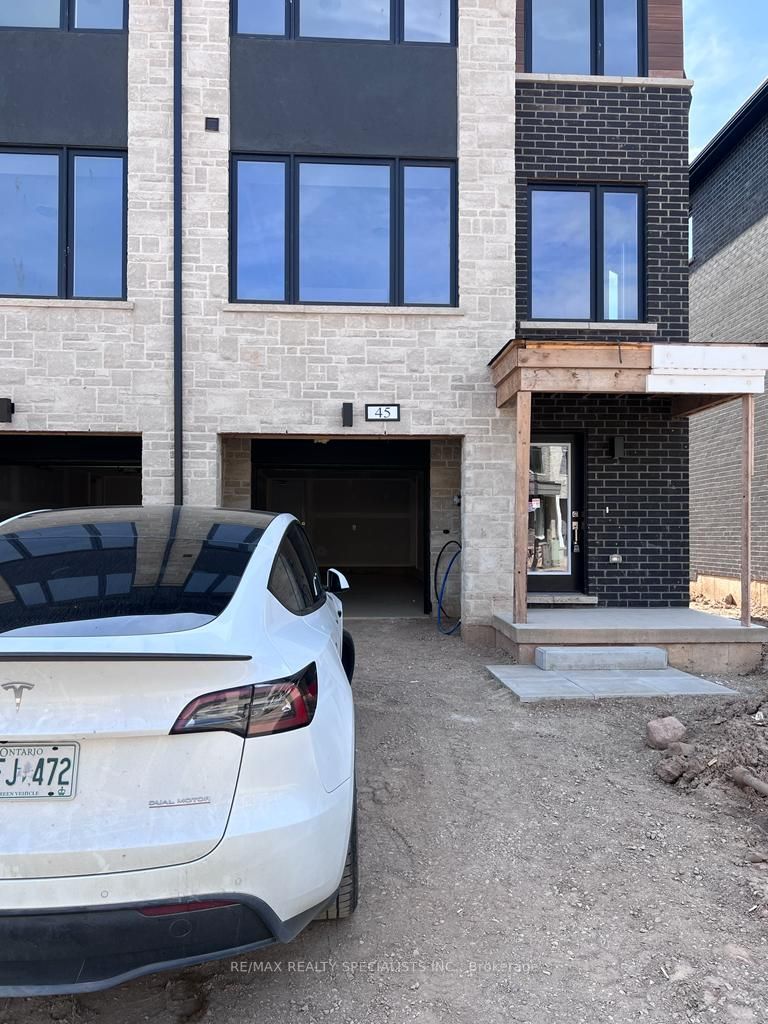 45 HUMBERSTONE Drive