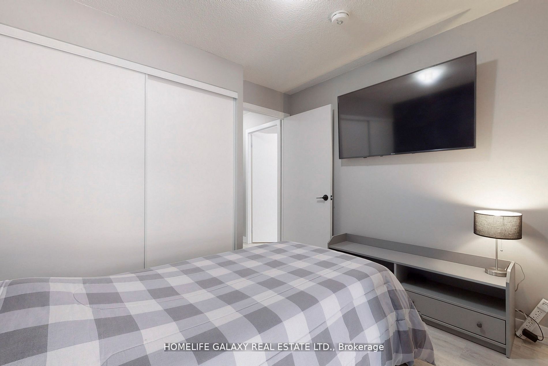 251 Manitoba St, #101