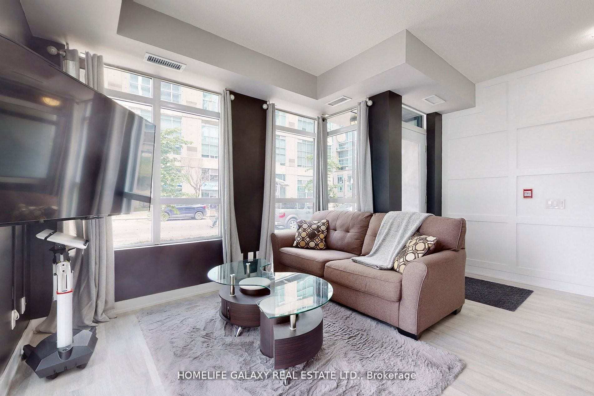 251 Manitoba St, #101