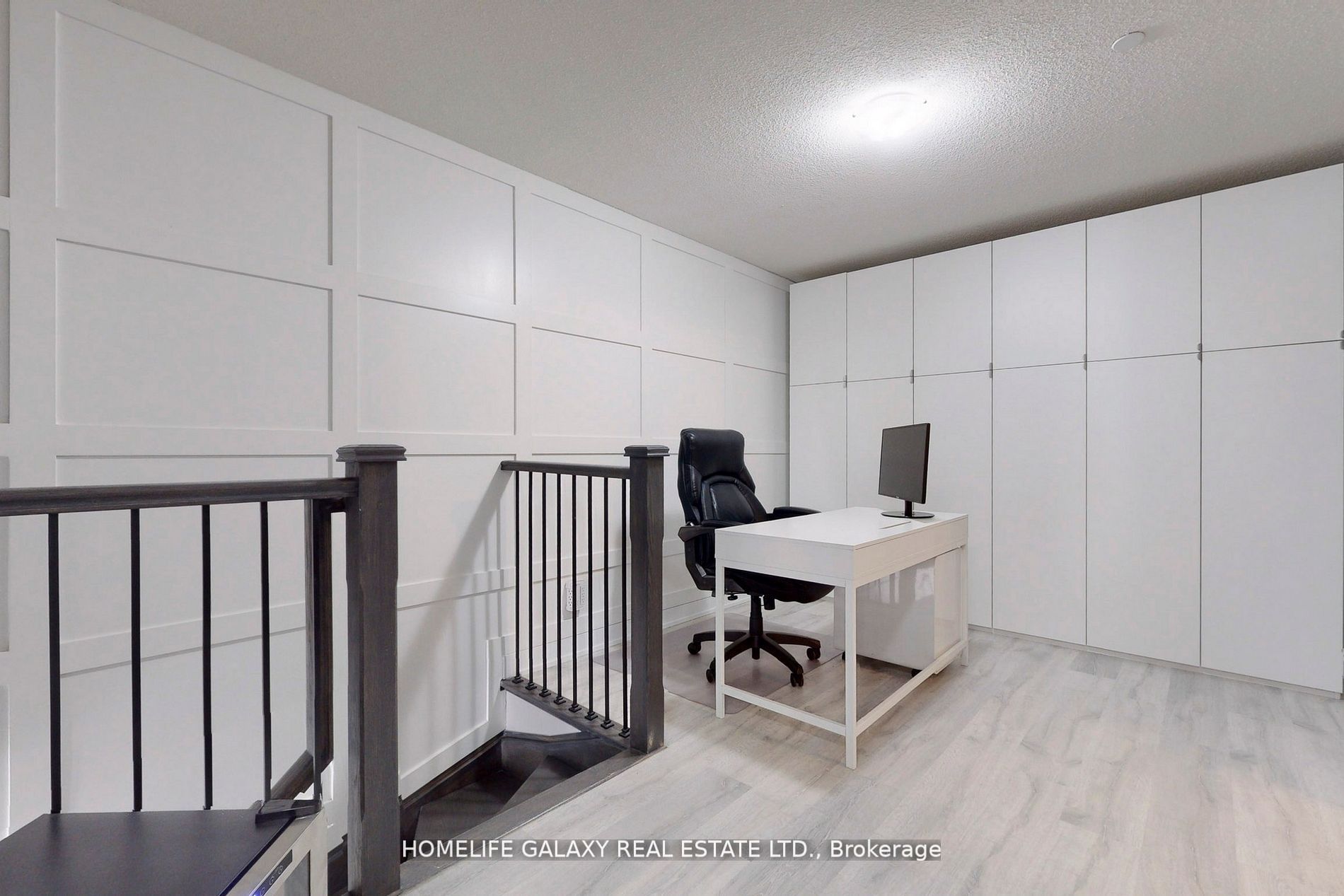 251 Manitoba St, #101