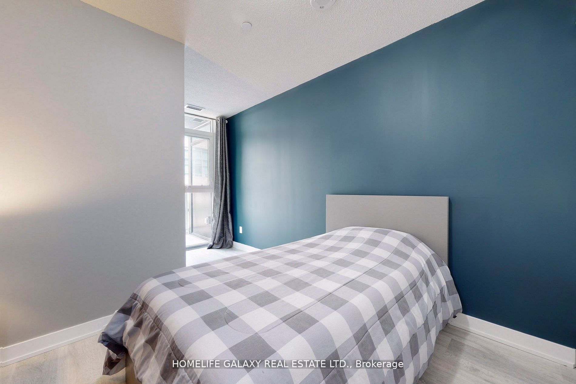 251 Manitoba St, #101