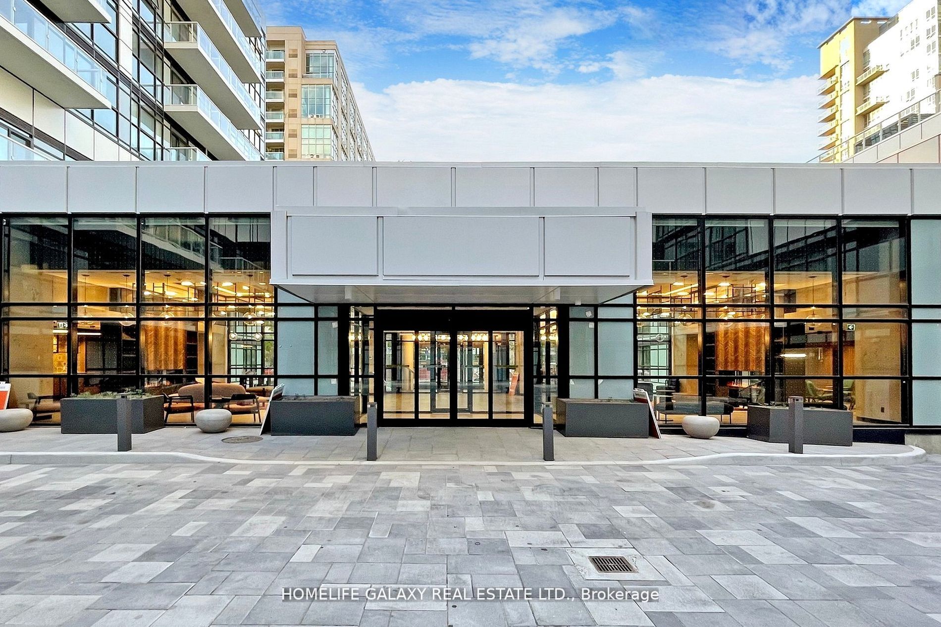 251 Manitoba St, #101