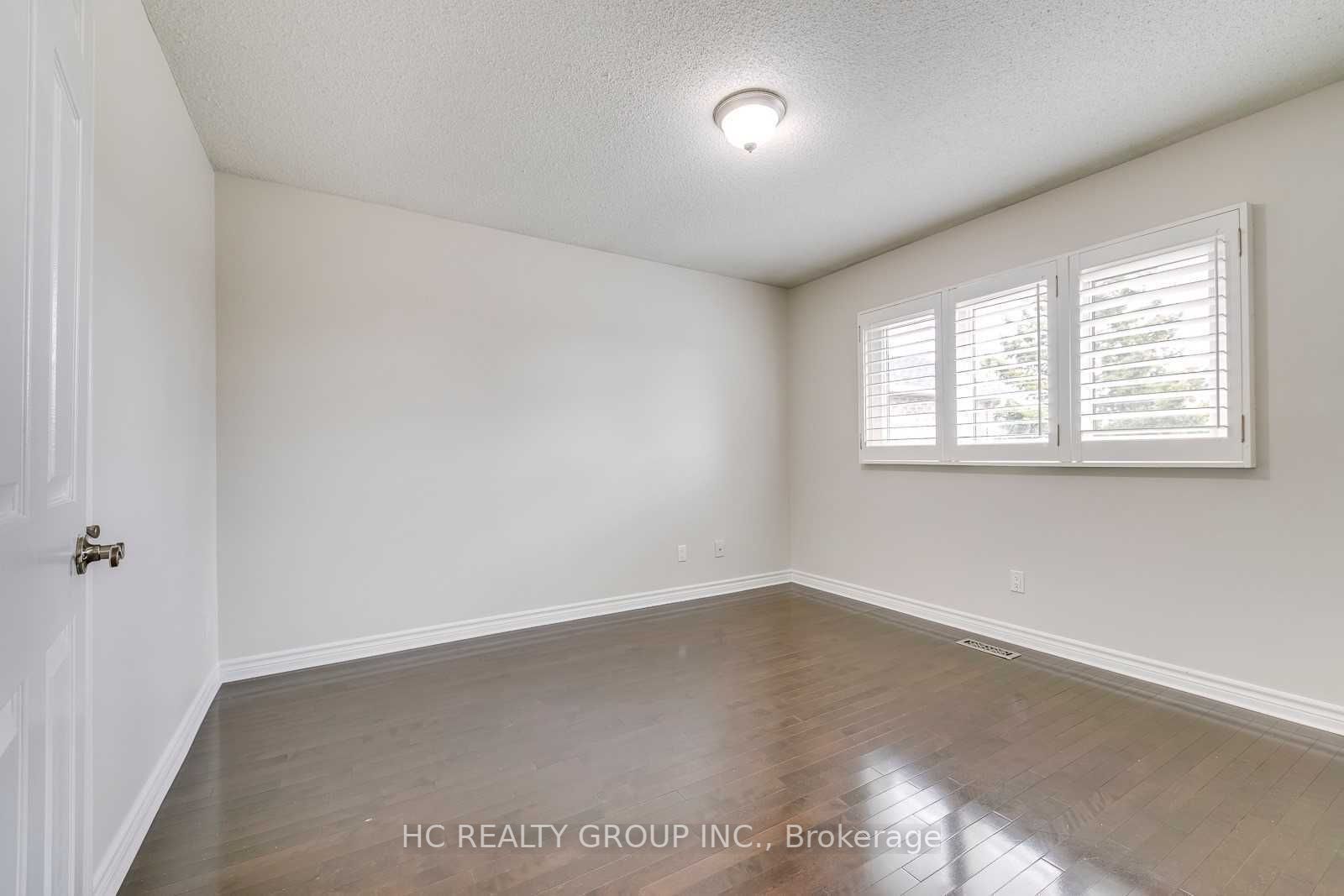 2759 Guilford Crescent
