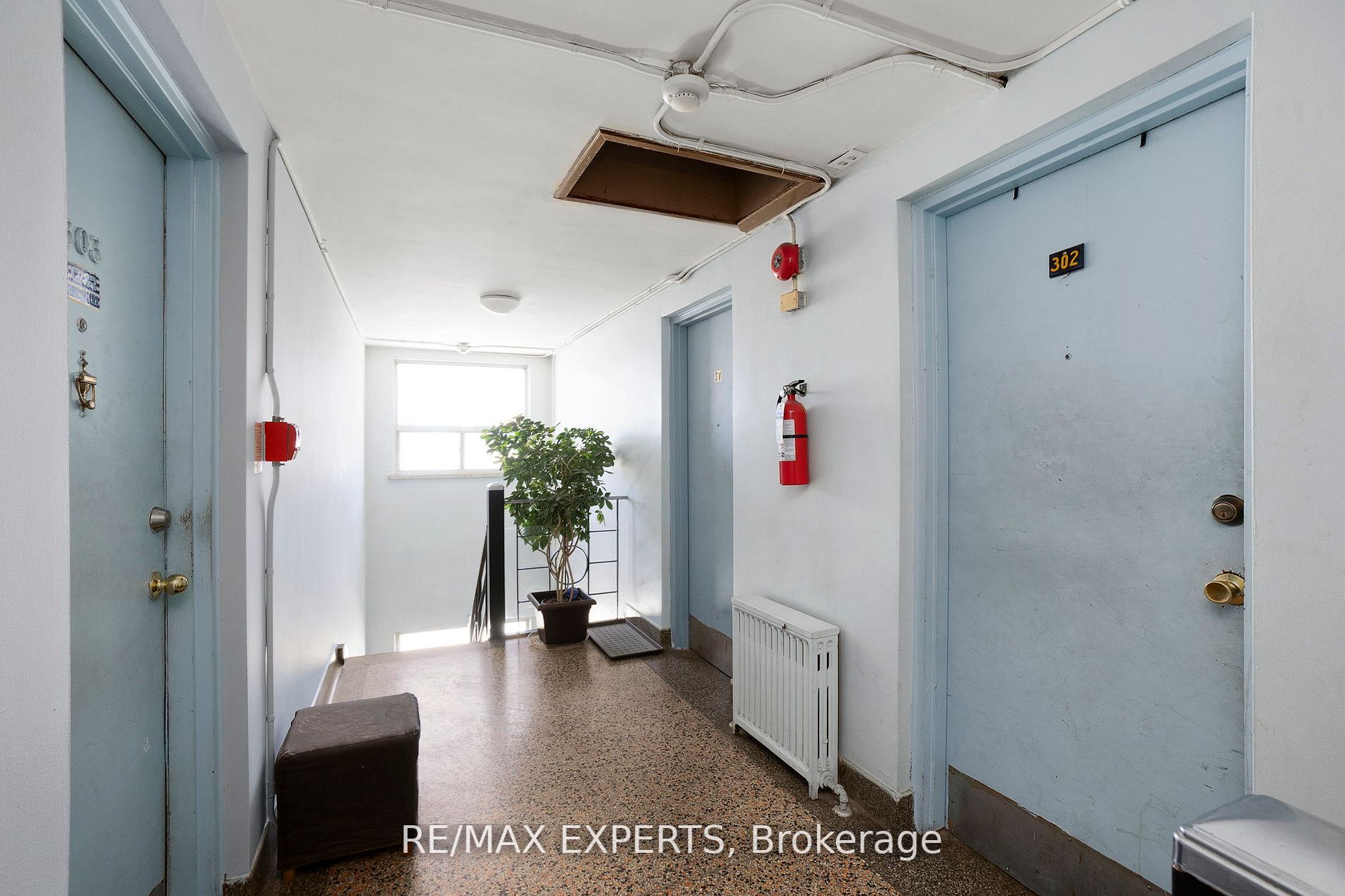 3261 Lake Shore Blvd W