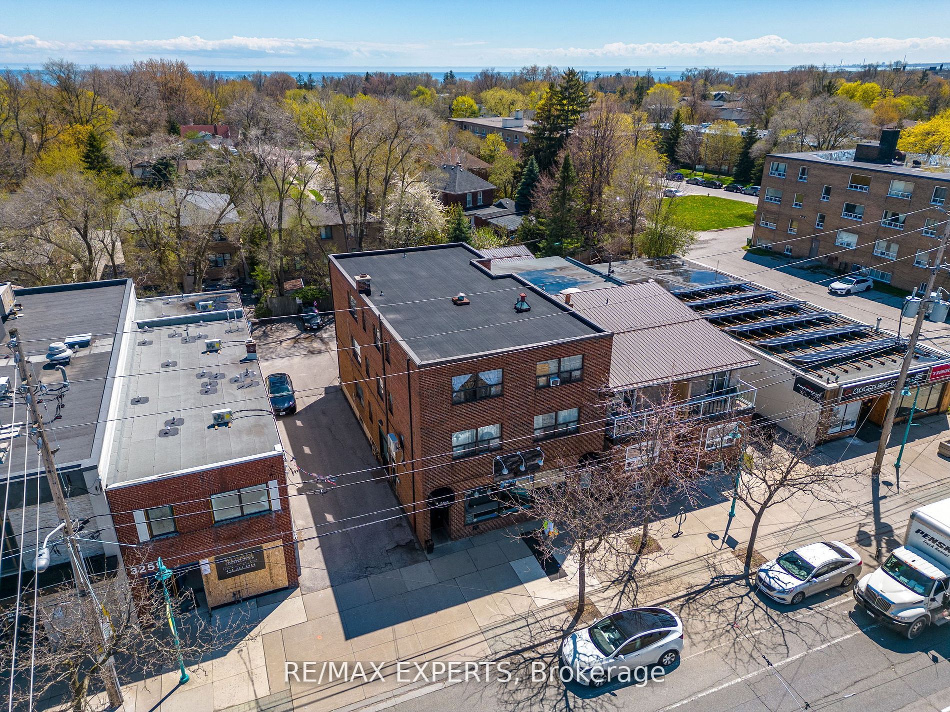 3261 Lake Shore Blvd W