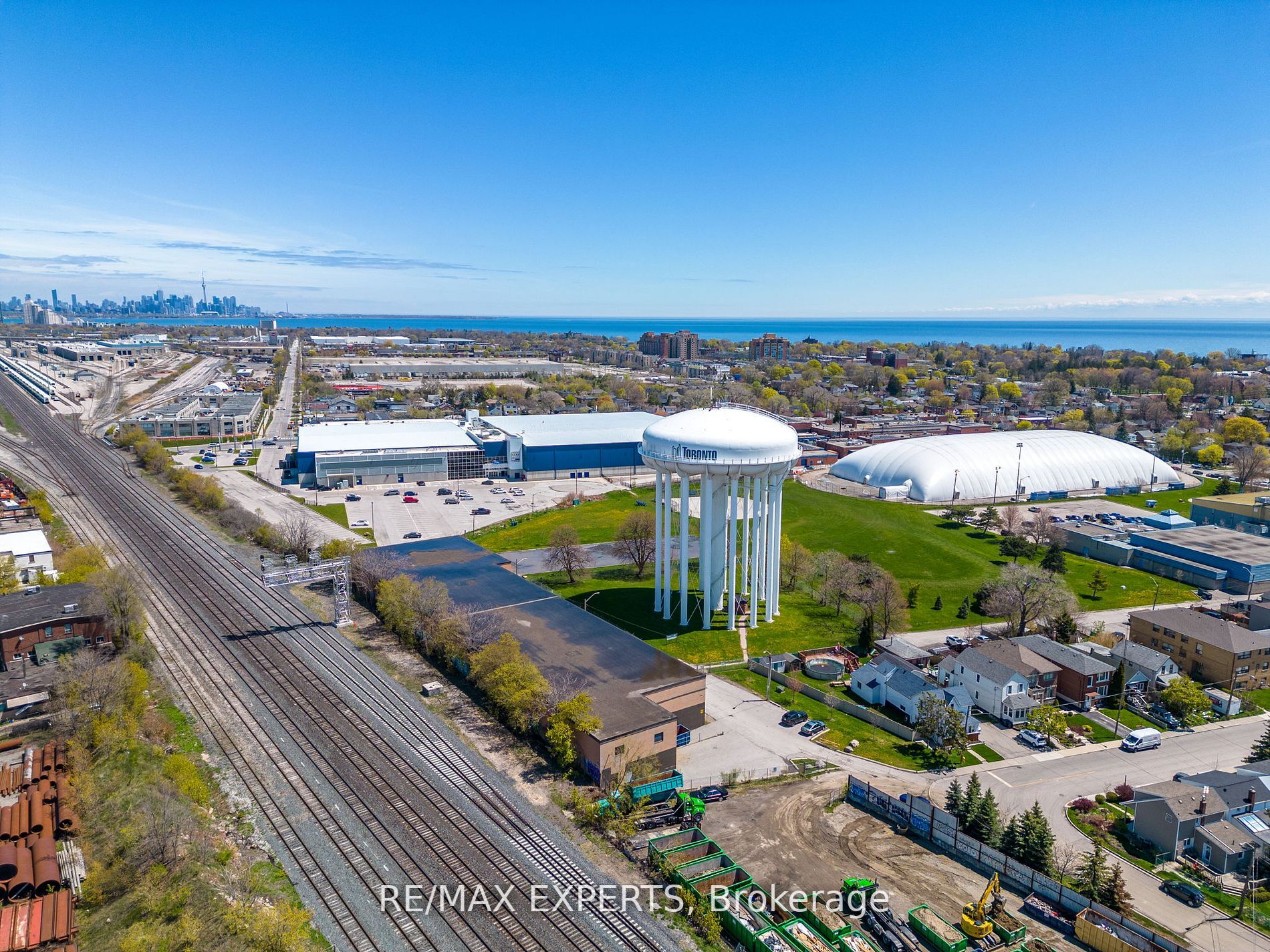 3261 Lake Shore Blvd W