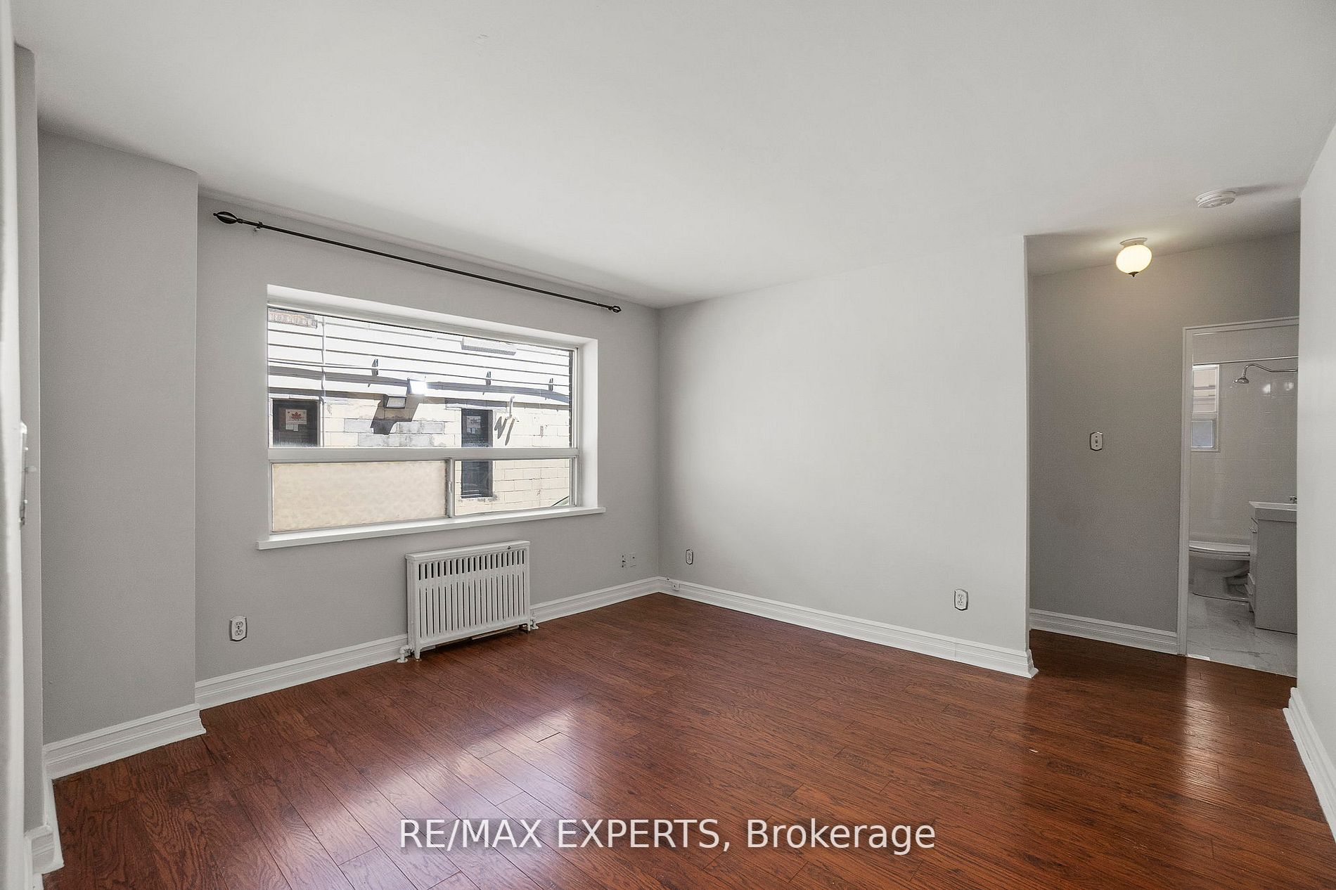 3261 Lake Shore Blvd W