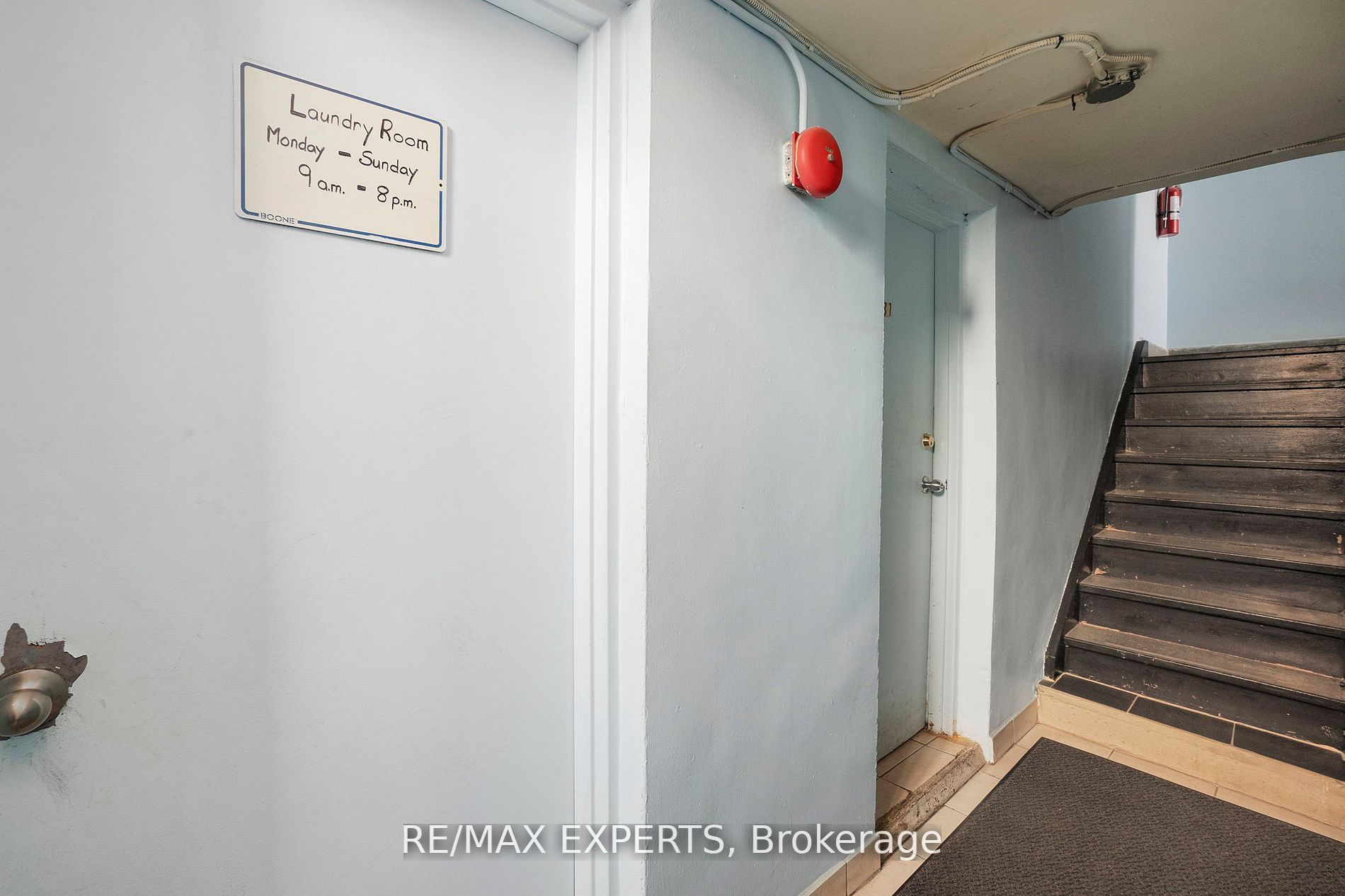 3261 Lake Shore Blvd W
