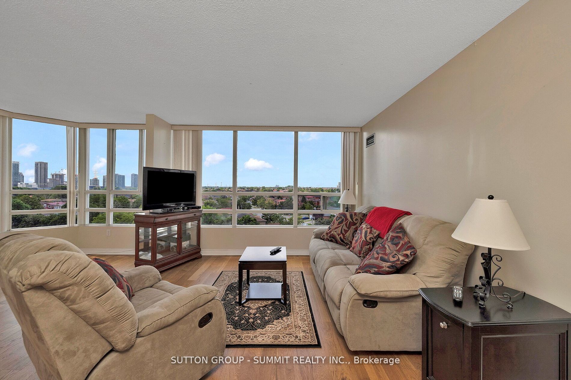 50 Kingsbridge Garden Circ, #712