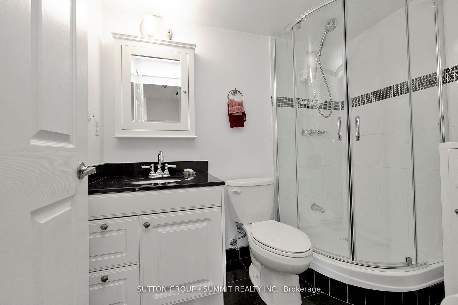 50 Kingsbridge Garden Circ, #712