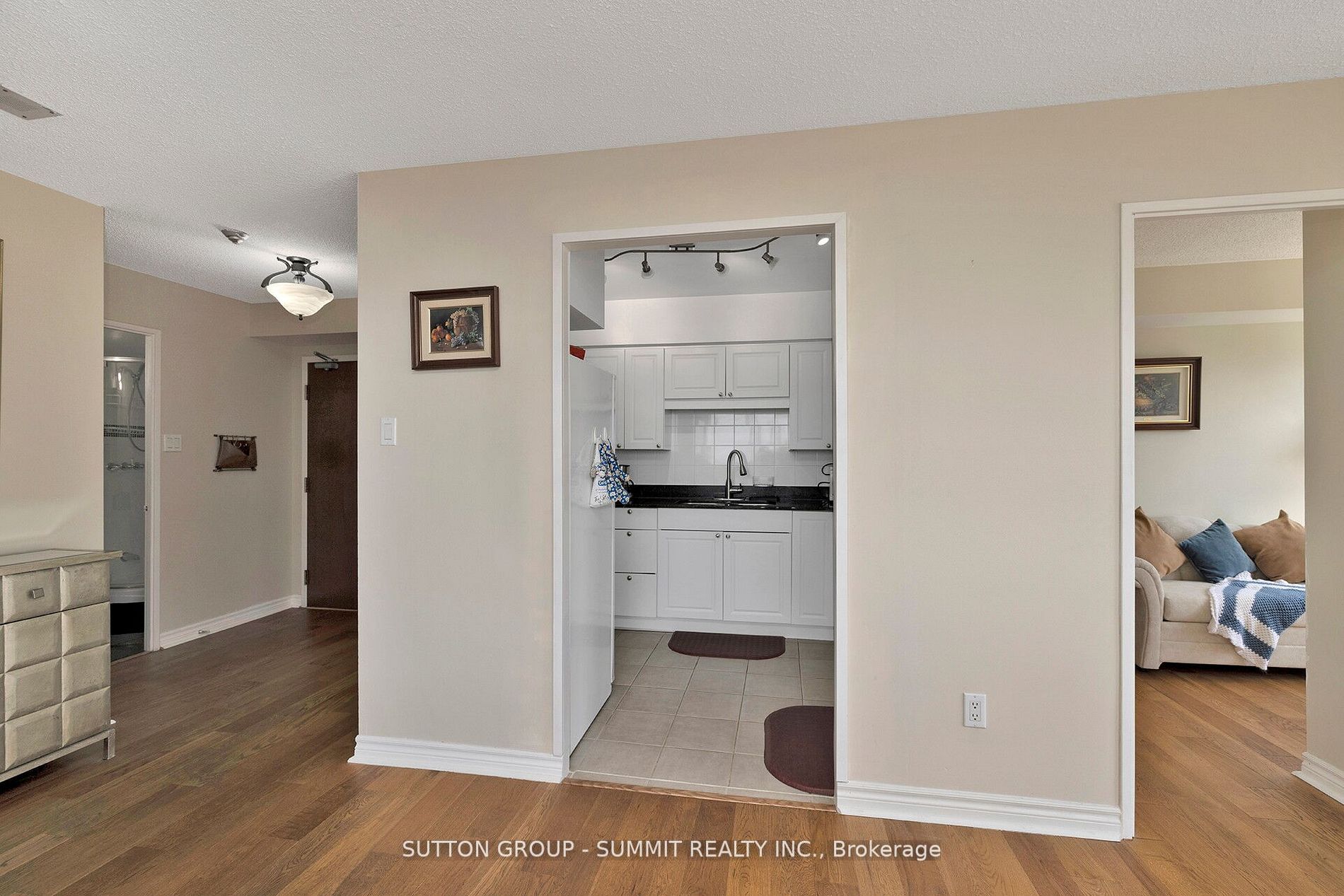 50 Kingsbridge Garden Circ, #712
