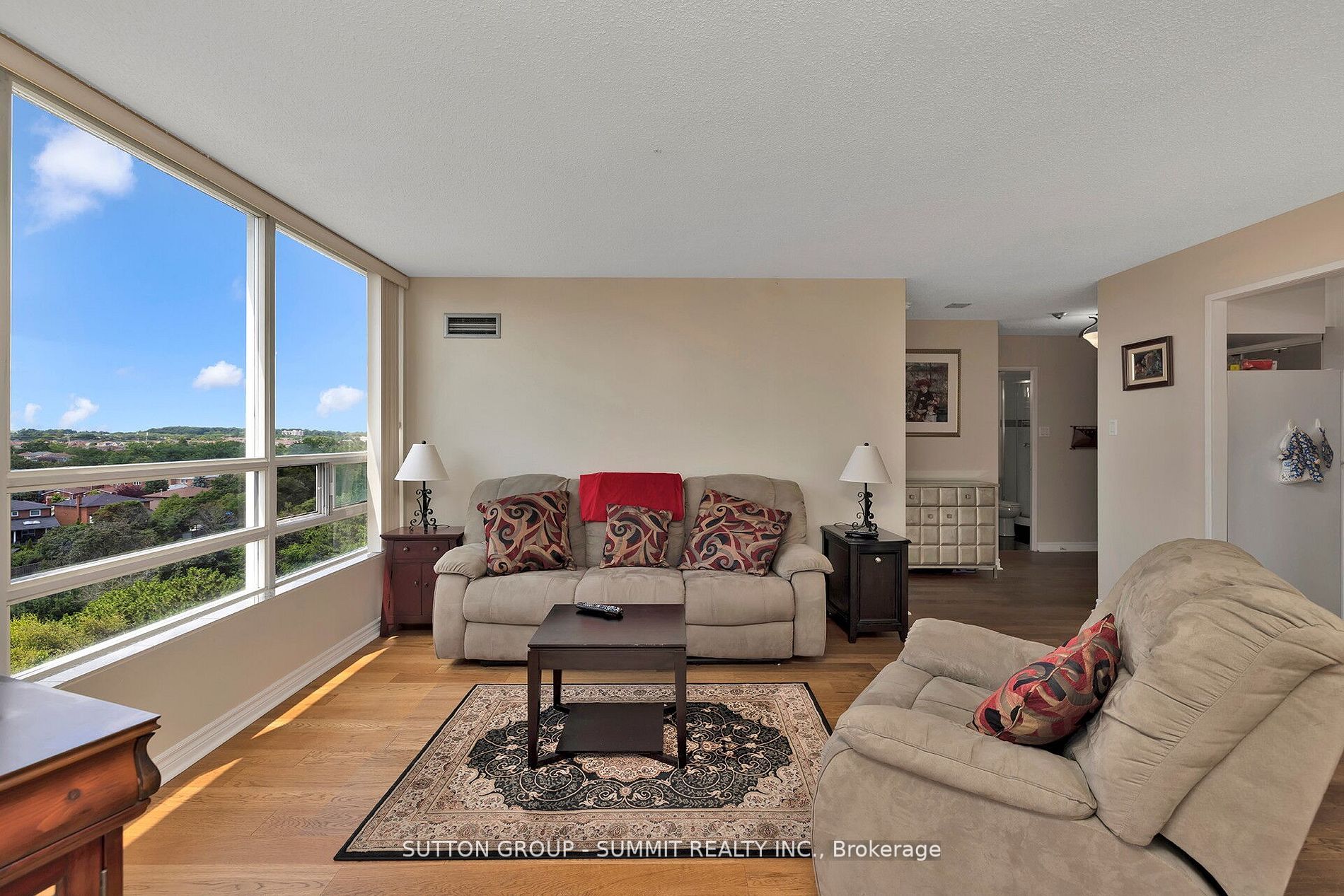 50 Kingsbridge Garden Circ, #712