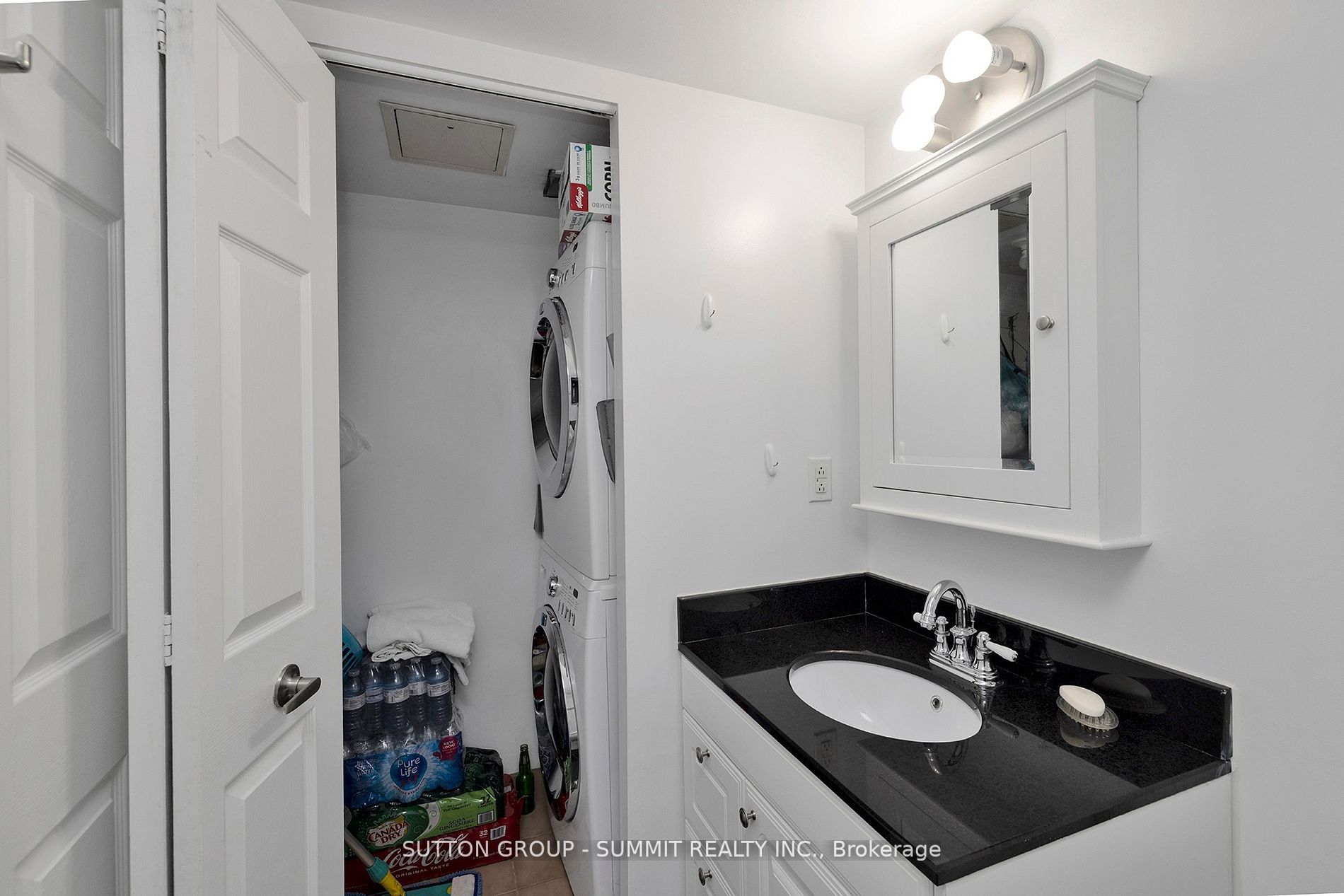 50 Kingsbridge Garden Circ, #712