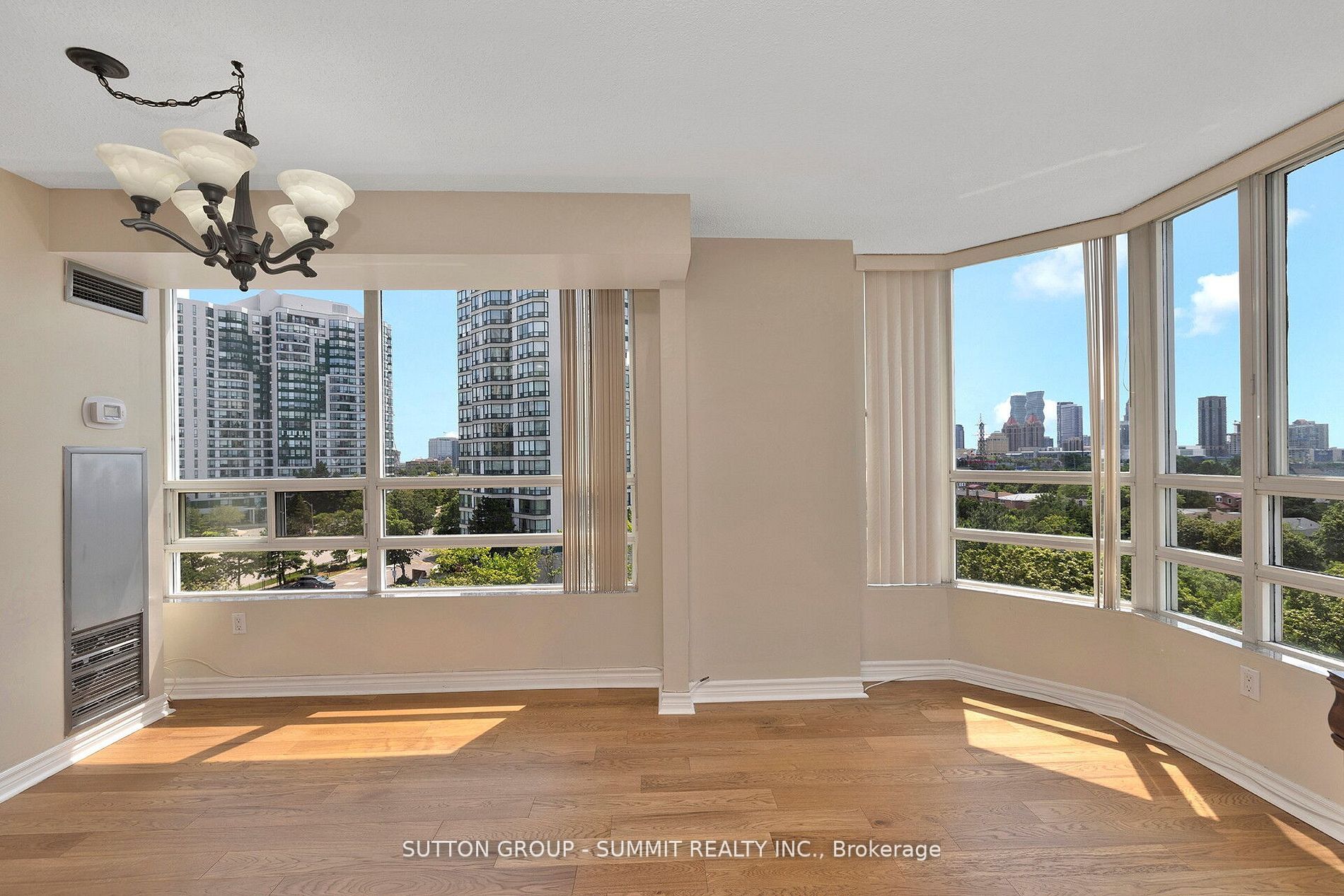 50 Kingsbridge Garden Circ, #712
