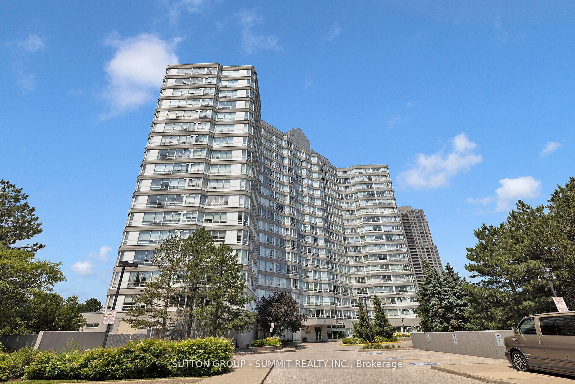 50 Kingsbridge Garden Circ, #712