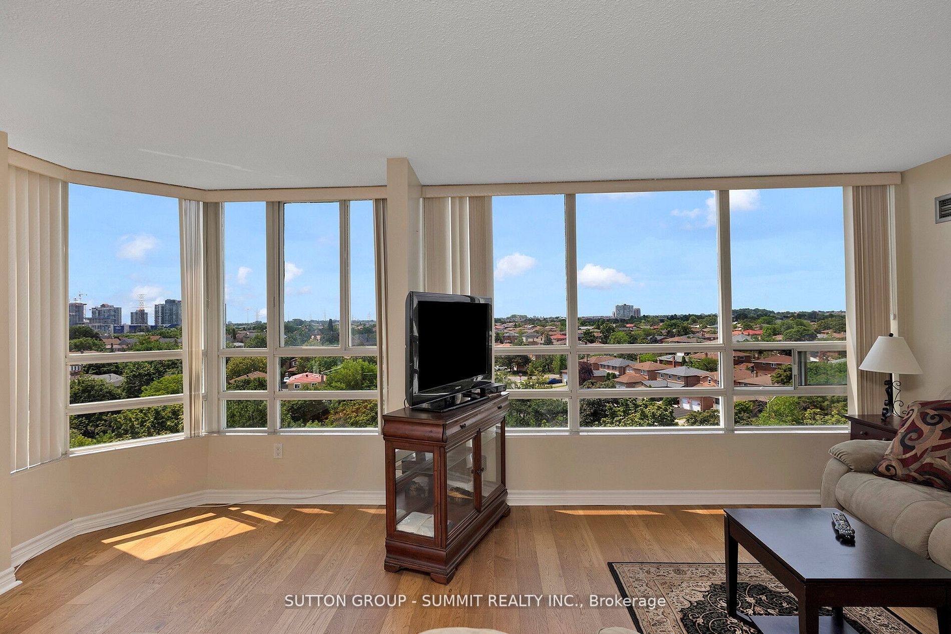50 Kingsbridge Garden Circ, #712
