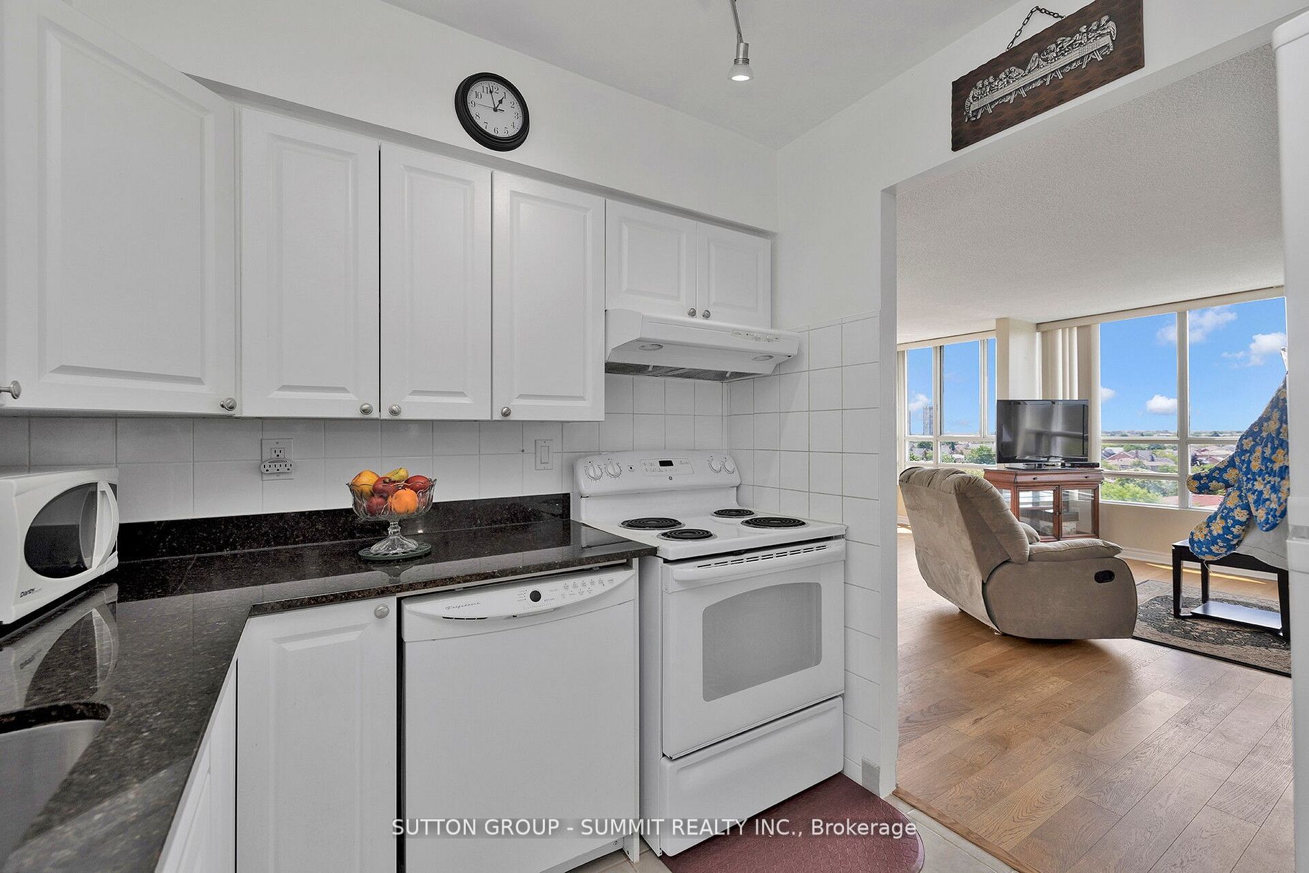 50 Kingsbridge Garden Circ, #712