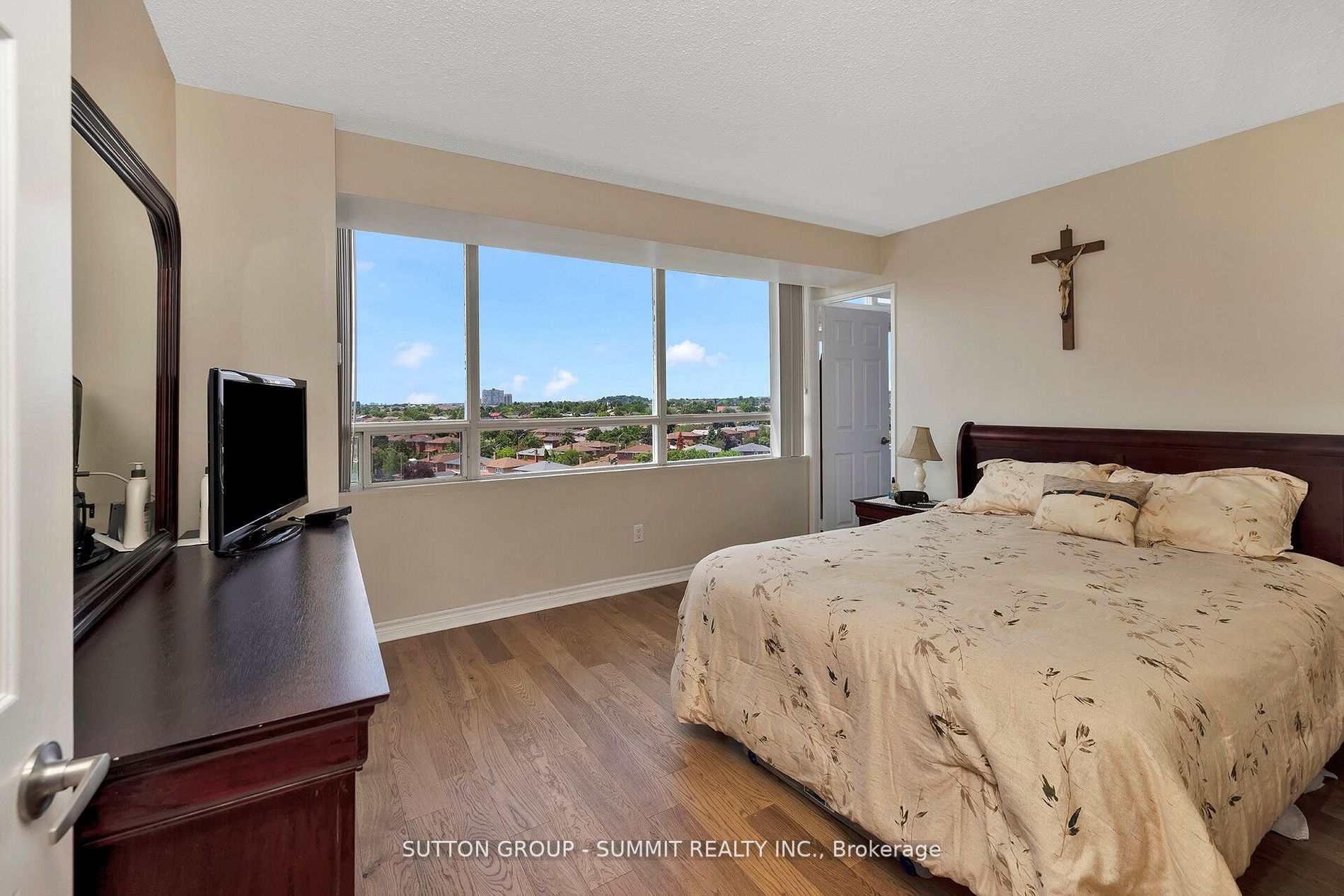 50 Kingsbridge Garden Circ, #712