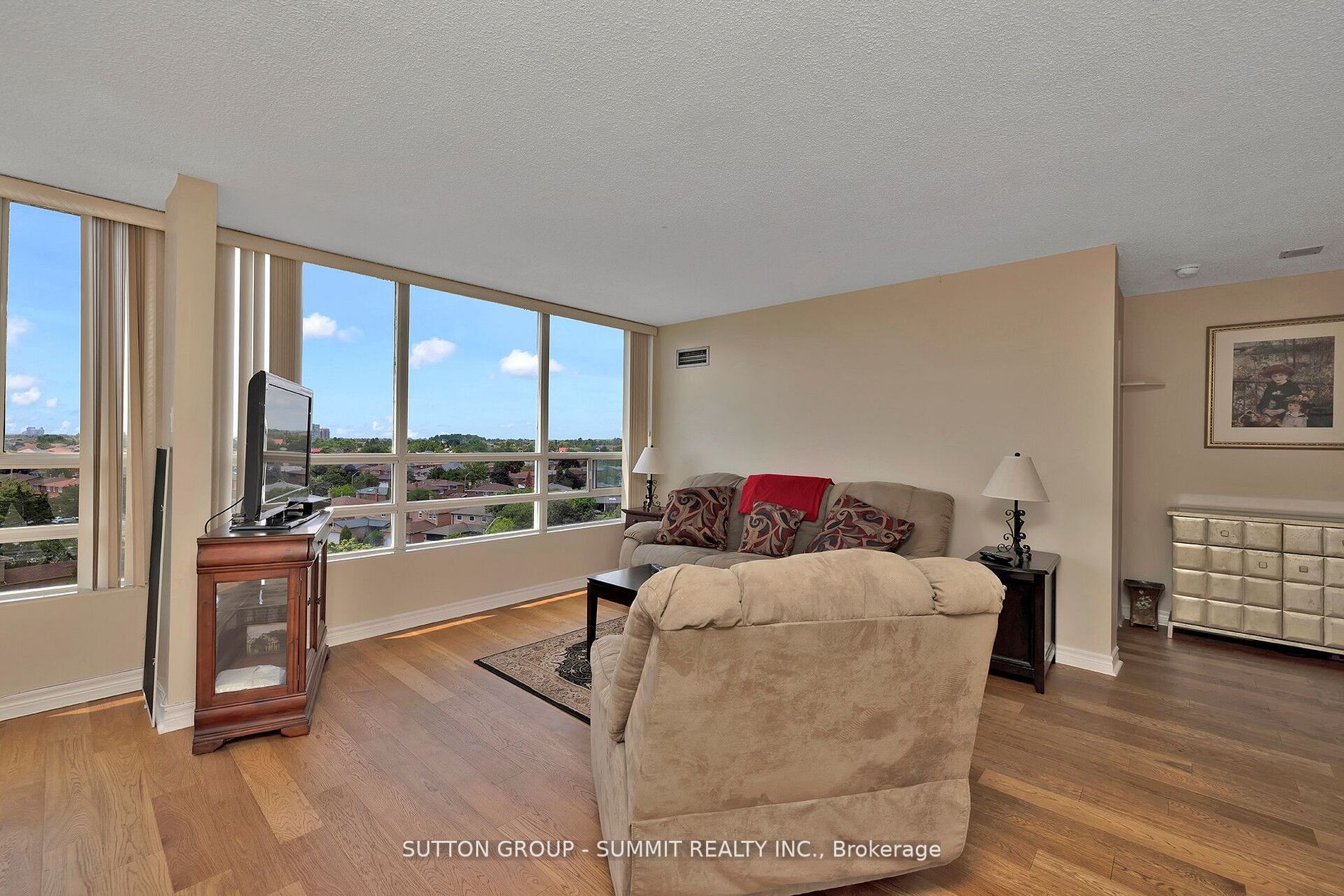 50 Kingsbridge Garden Circ, #712