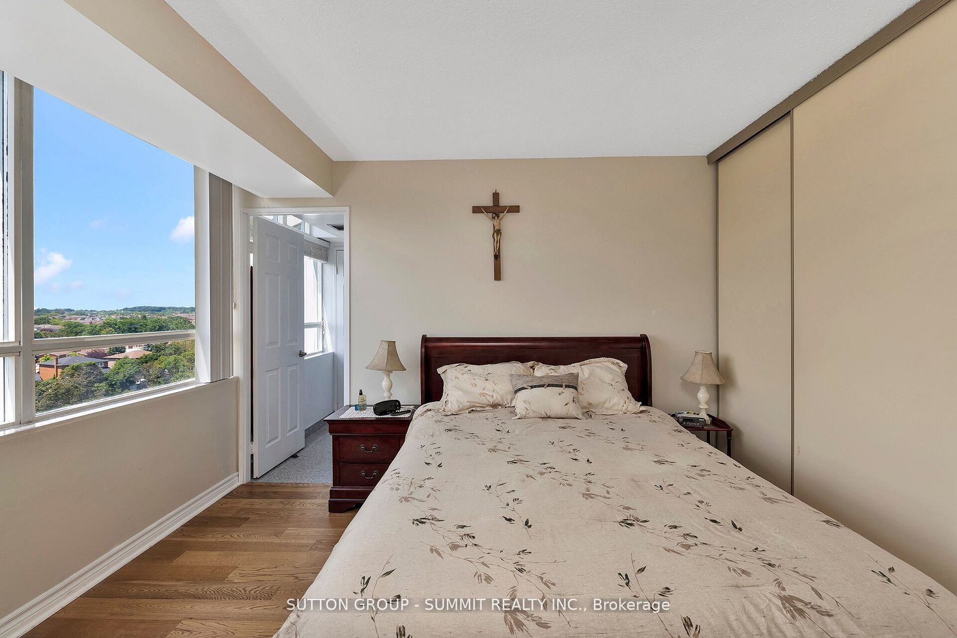 50 Kingsbridge Garden Circ, #712