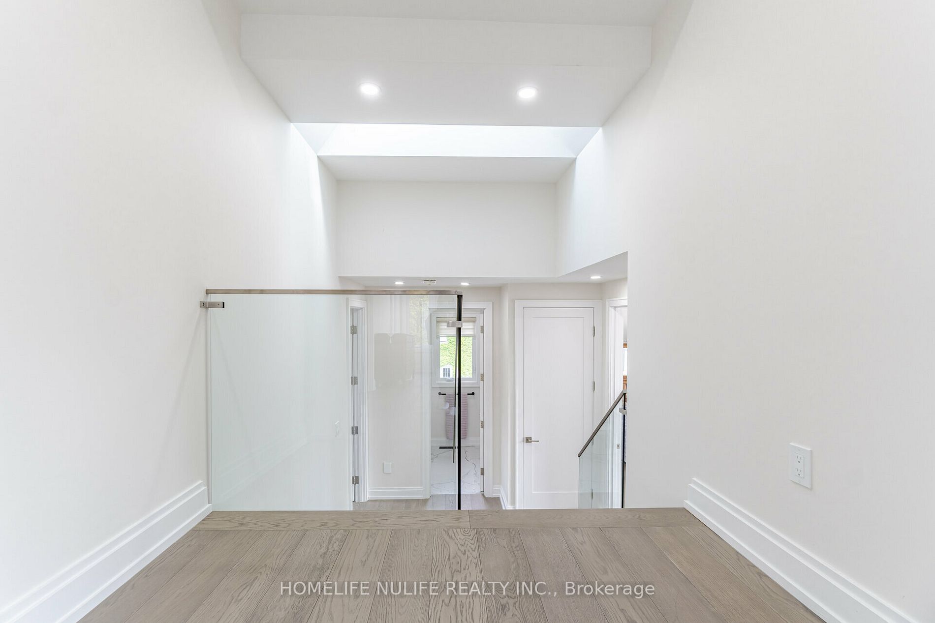 2768 Bushland Cres