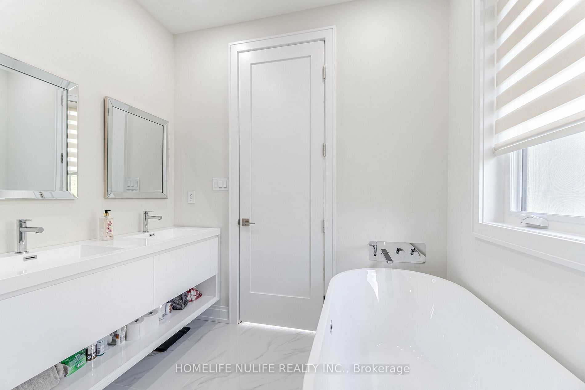 2768 Bushland Cres