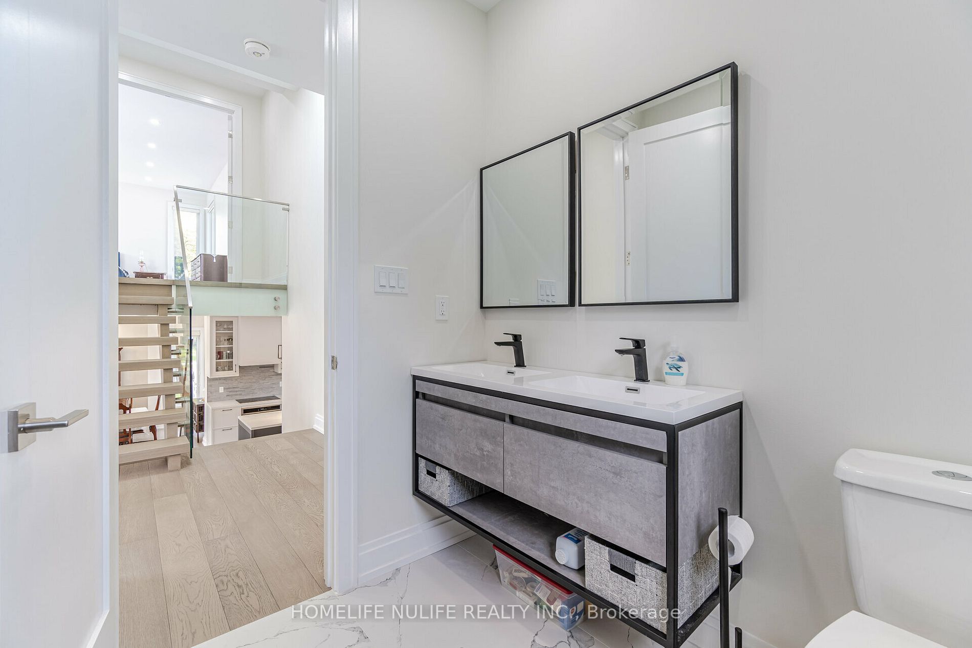 2768 Bushland Cres