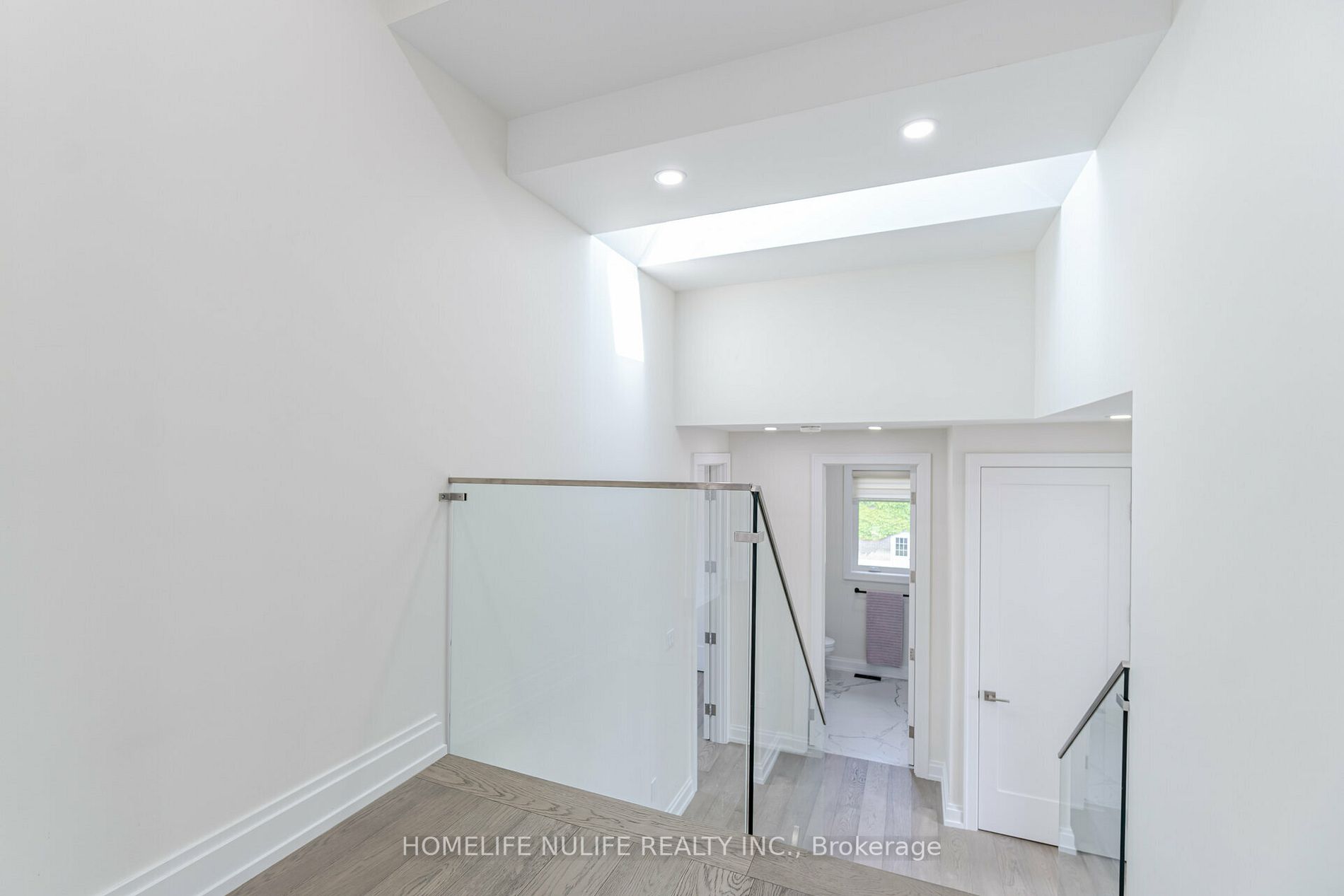 2768 Bushland Cres