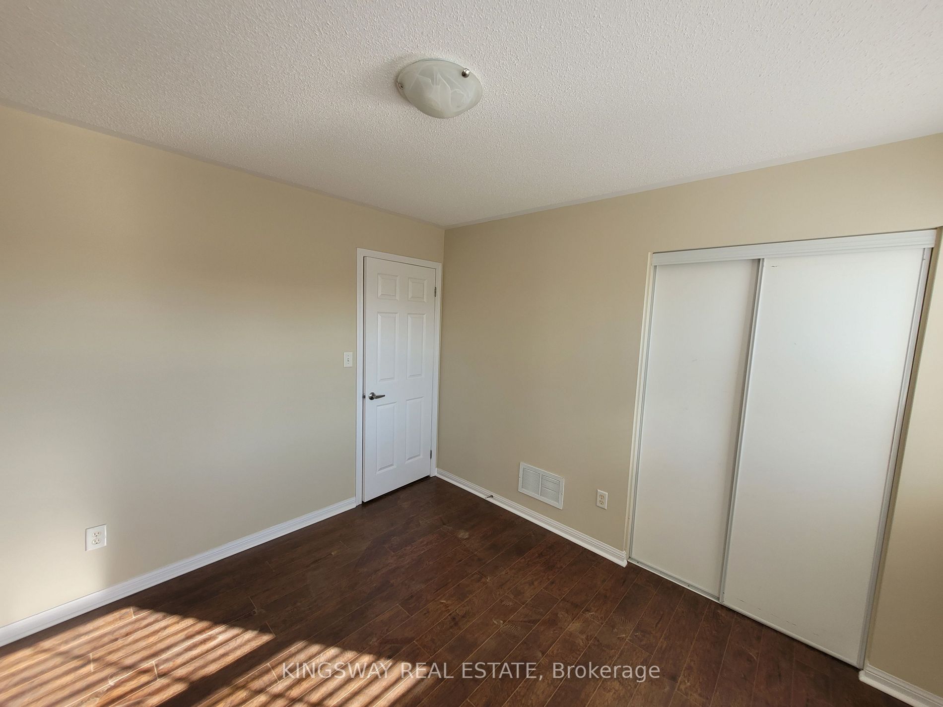 932 Bennett Blvd, #Upper