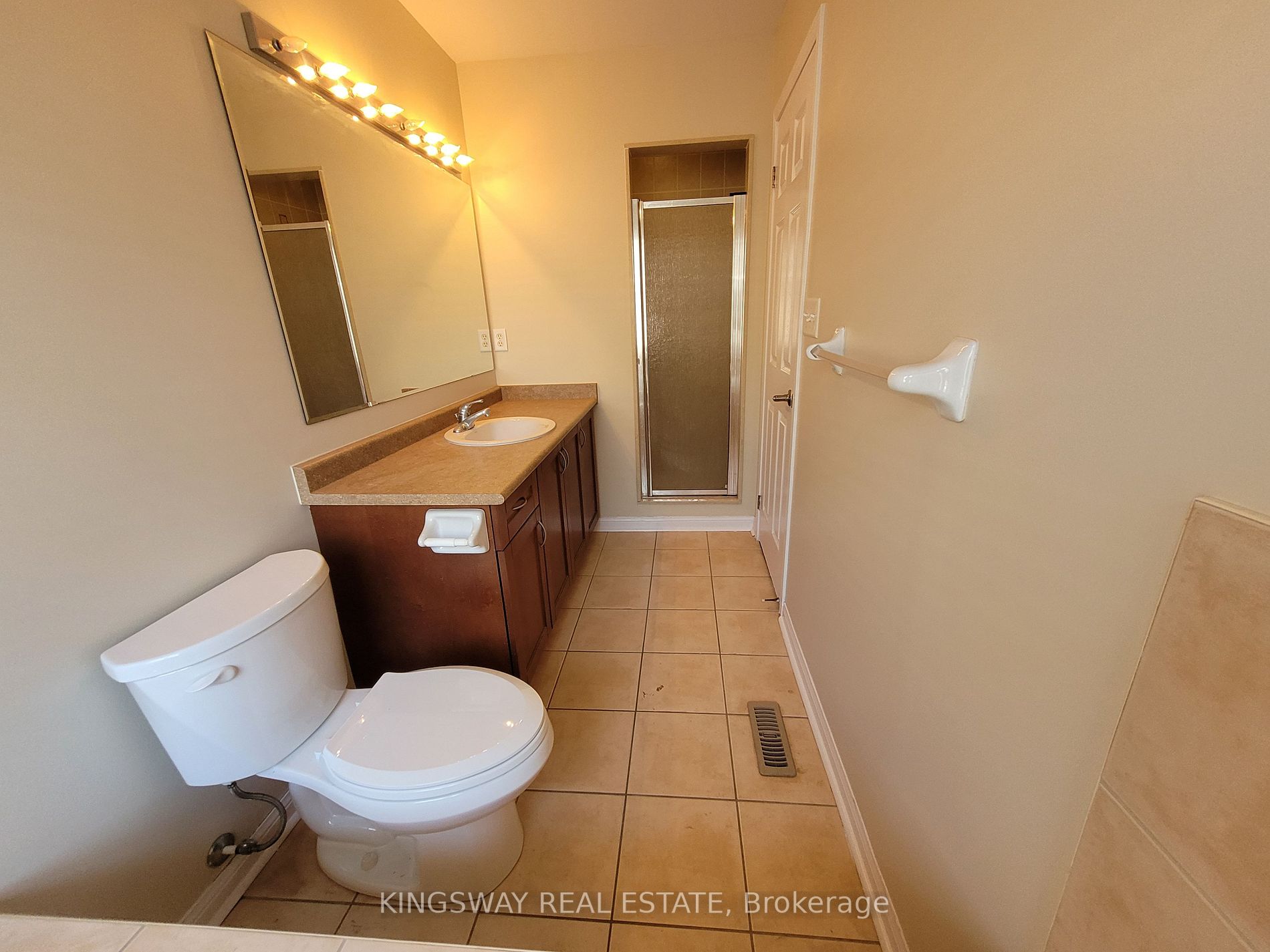 932 Bennett Blvd, #Upper