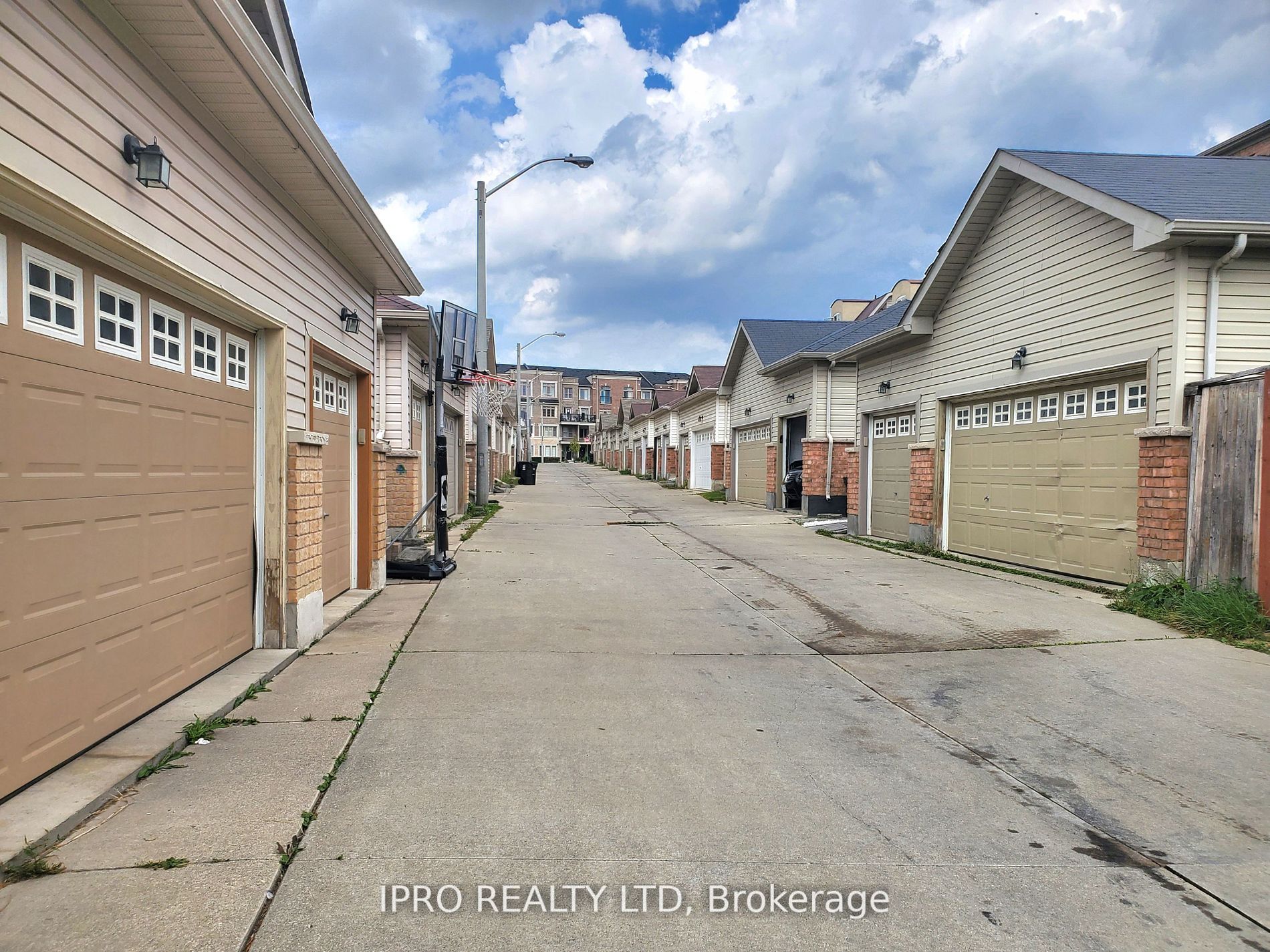 9 Parrotta Dr