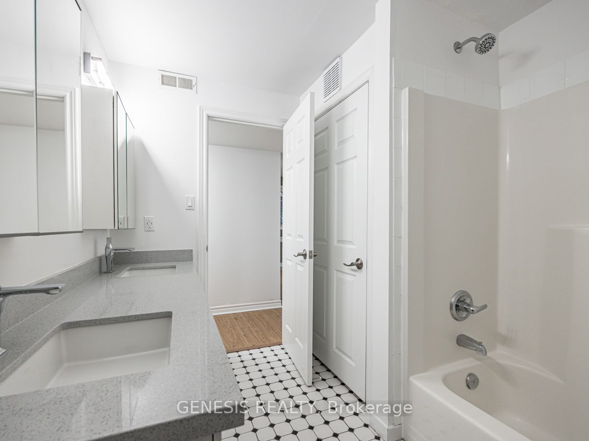 3095 Cawthra Rd, #201