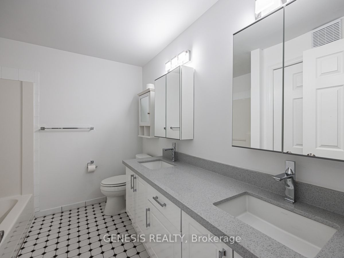 3095 Cawthra Rd, #201