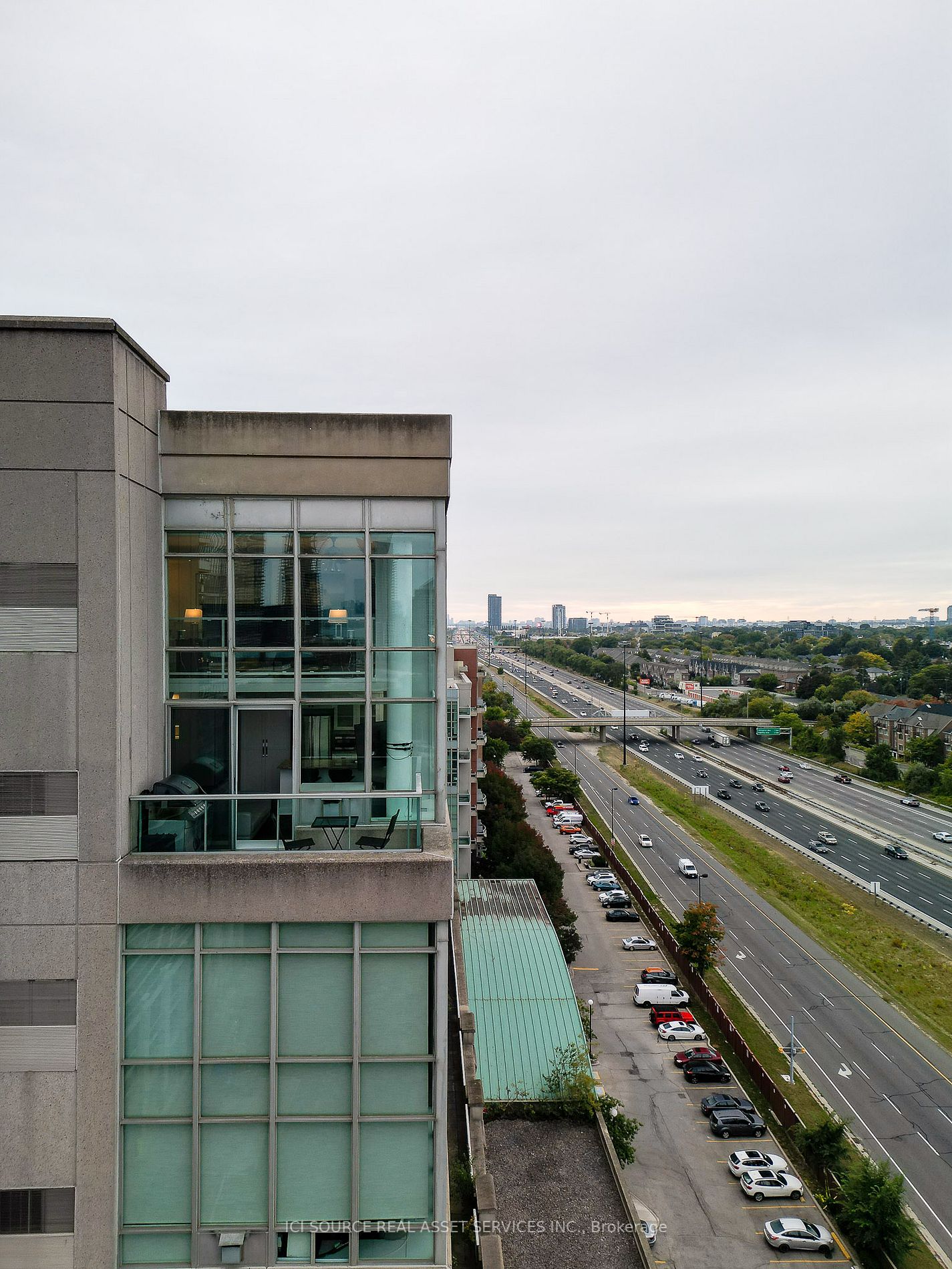 250 Manitoba St, #827