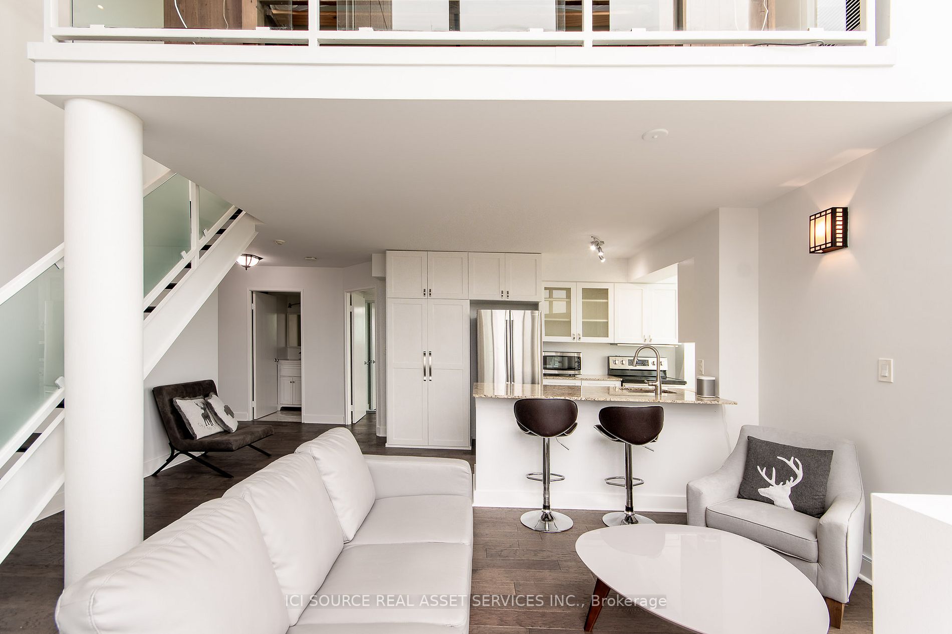 250 Manitoba St, #827